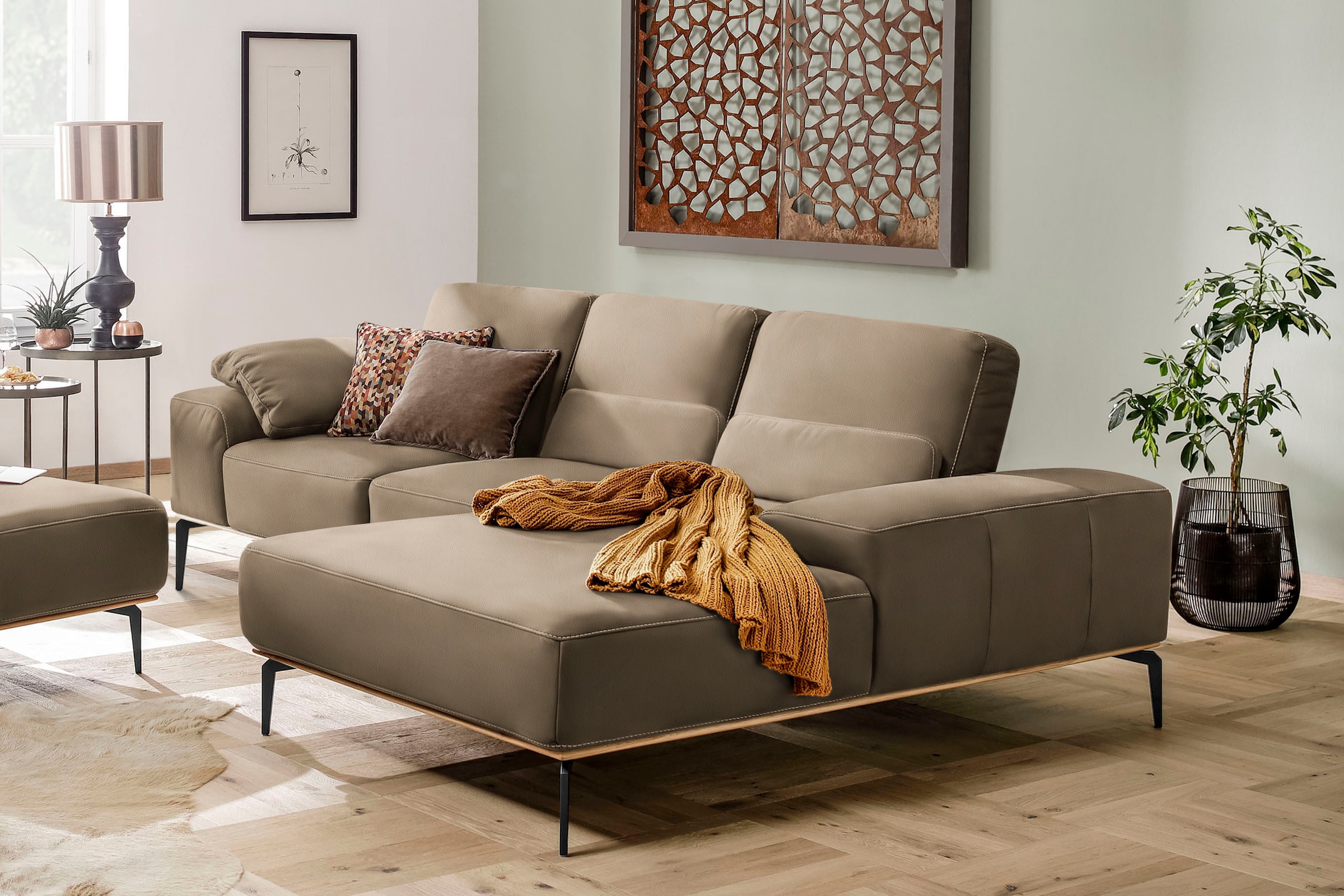 W.SCHILLIG Ecksofa "run, Designsofa mit tollem Sitzkomfort, bequem, L-Form" mit Holzsockel, Füße in Schwarz pulverbeschichtet, Breite 279 cm