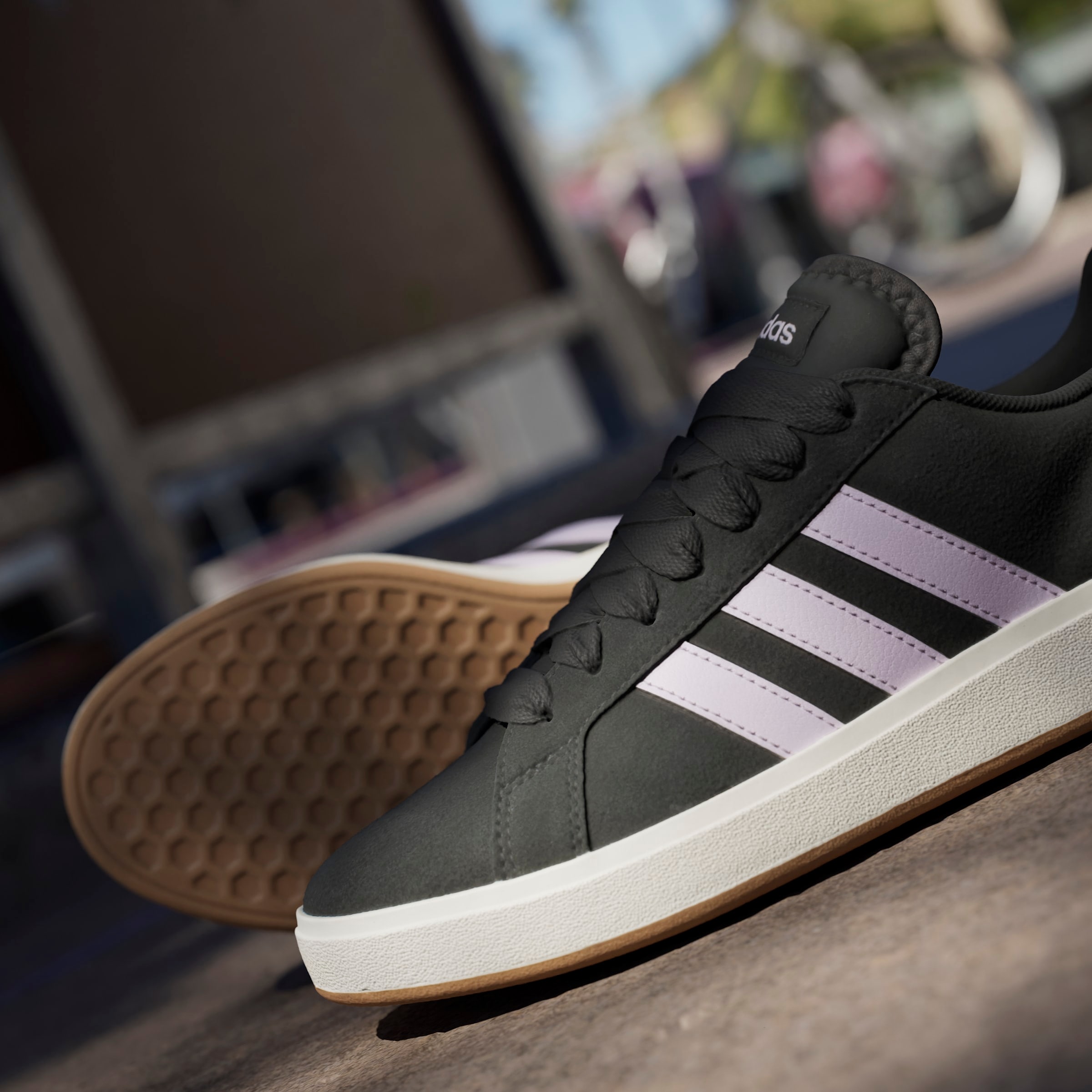 adidas Sportswear Sneaker »GRAND COURT BASE 00S«  Design auf den Spuren des adidas Campus 00