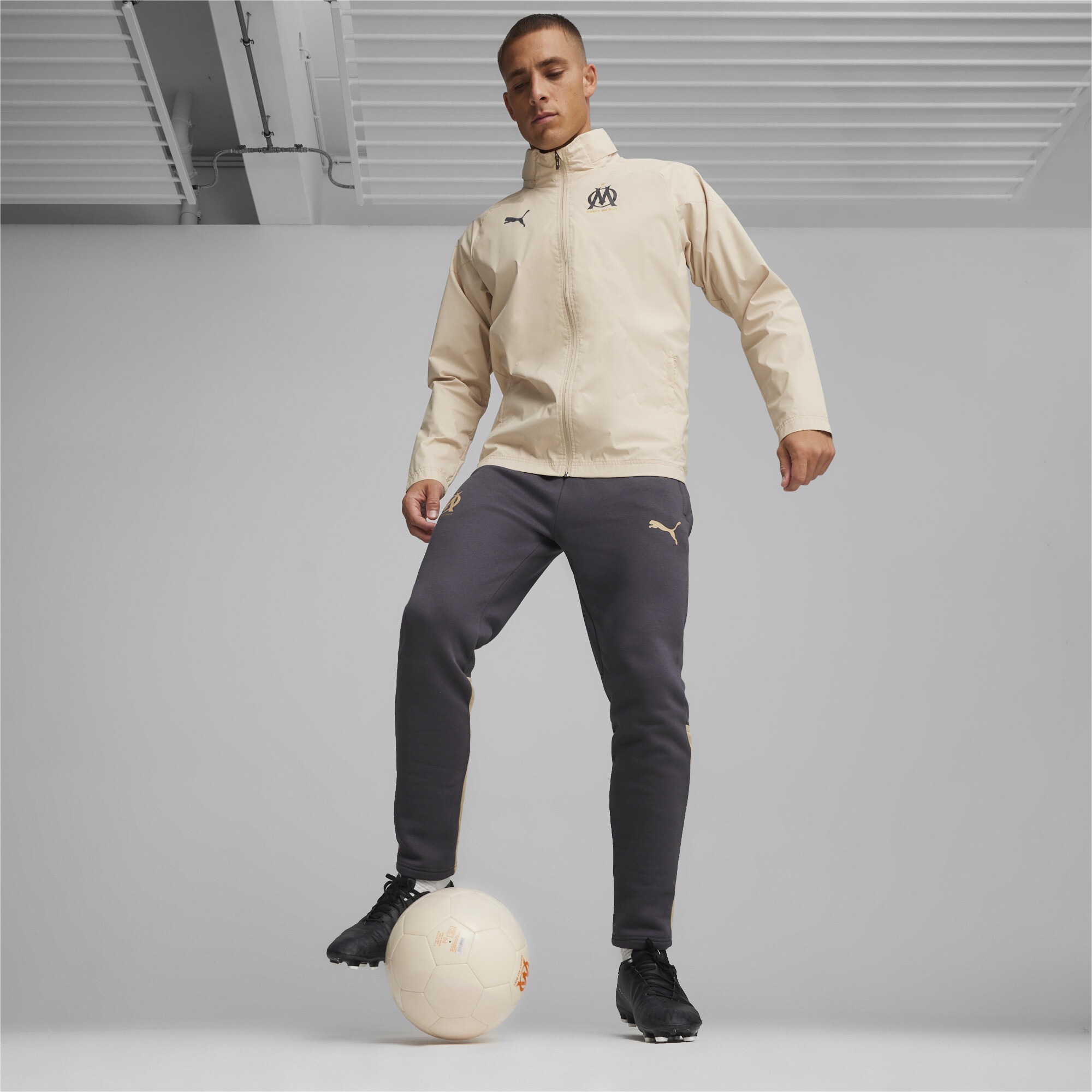 PUMA Trainingsjacke »Olympique de Marseille All-Weather Fußballjacke Herren«