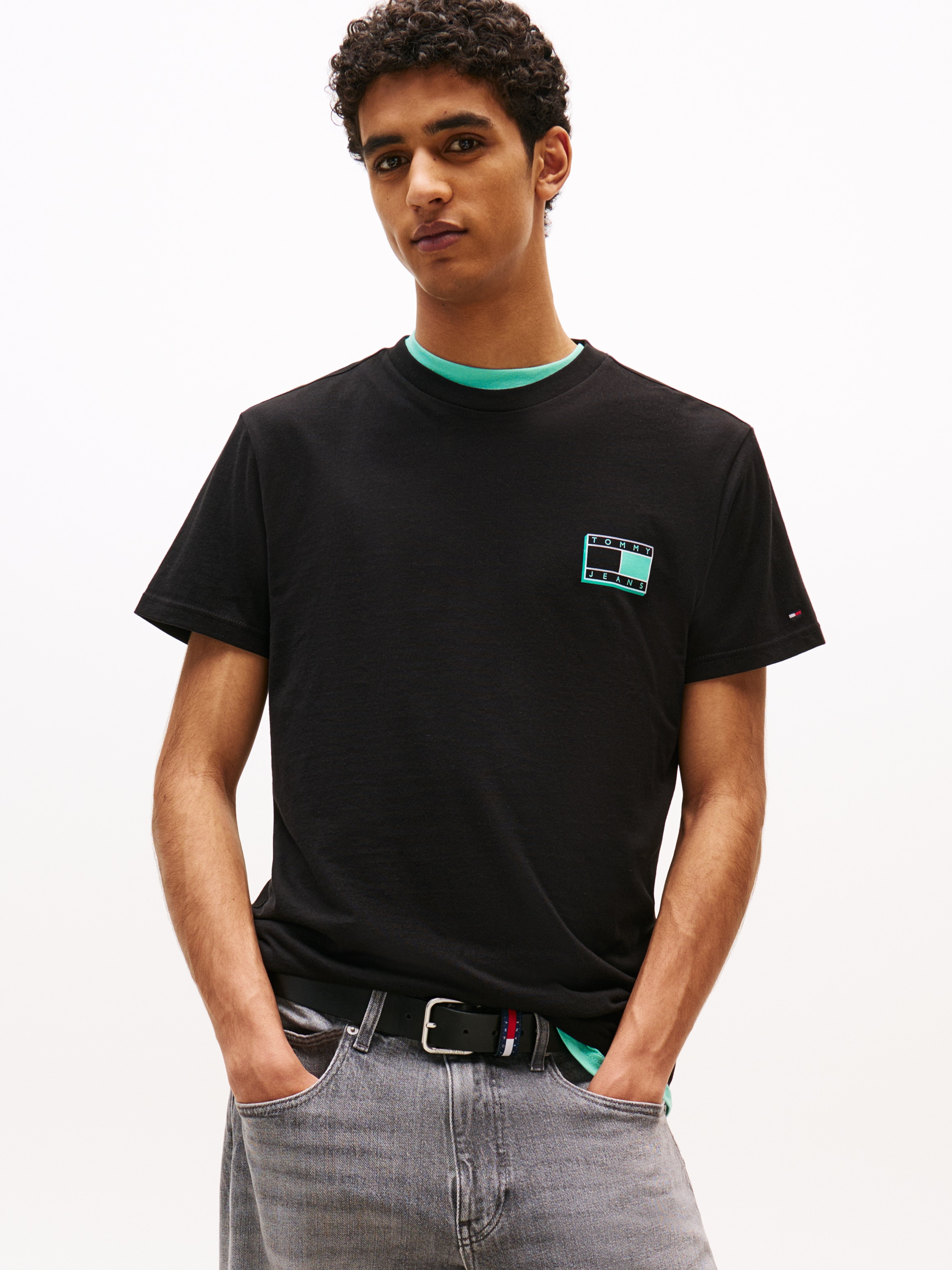 Tommy Jeans T-Shirt "TJM SLIM POP COLOR FLAG TEE EXT", Mit Rundhalsausschni günstig online kaufen