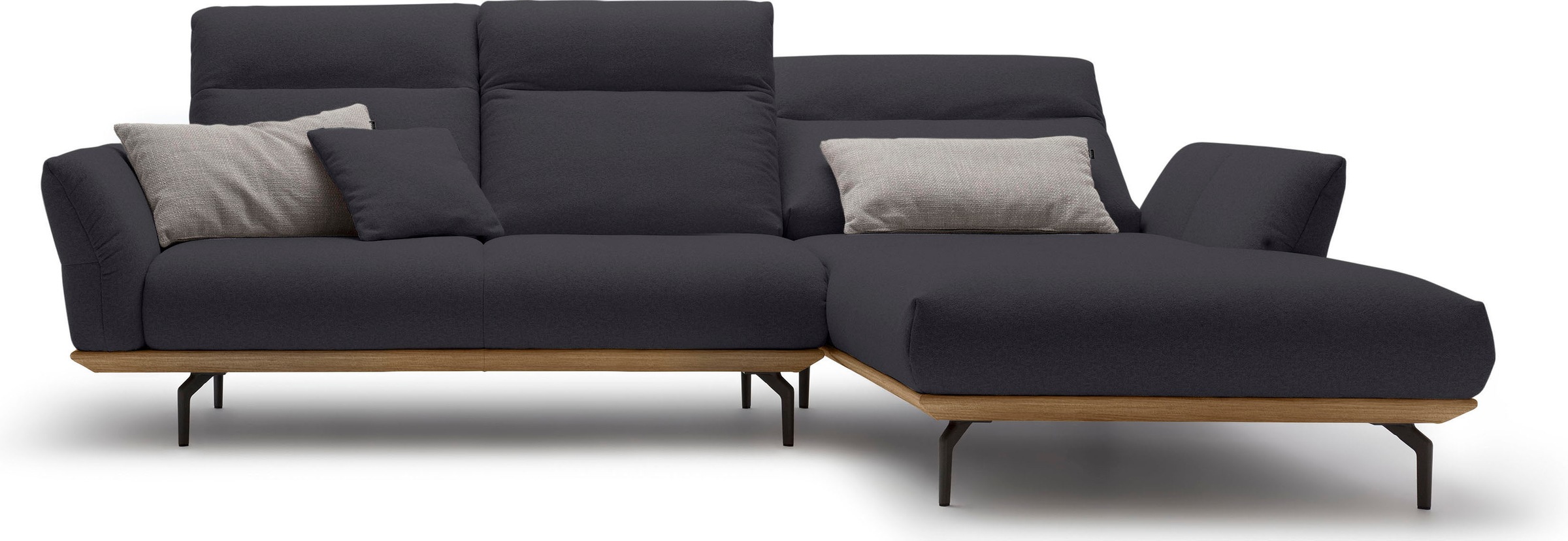 Creation BY ROLF BENZ Ecksofa »CR.460«, Sockel in Nussbaum, Winkelfüße in Umbragrau, Breite 298 cm
