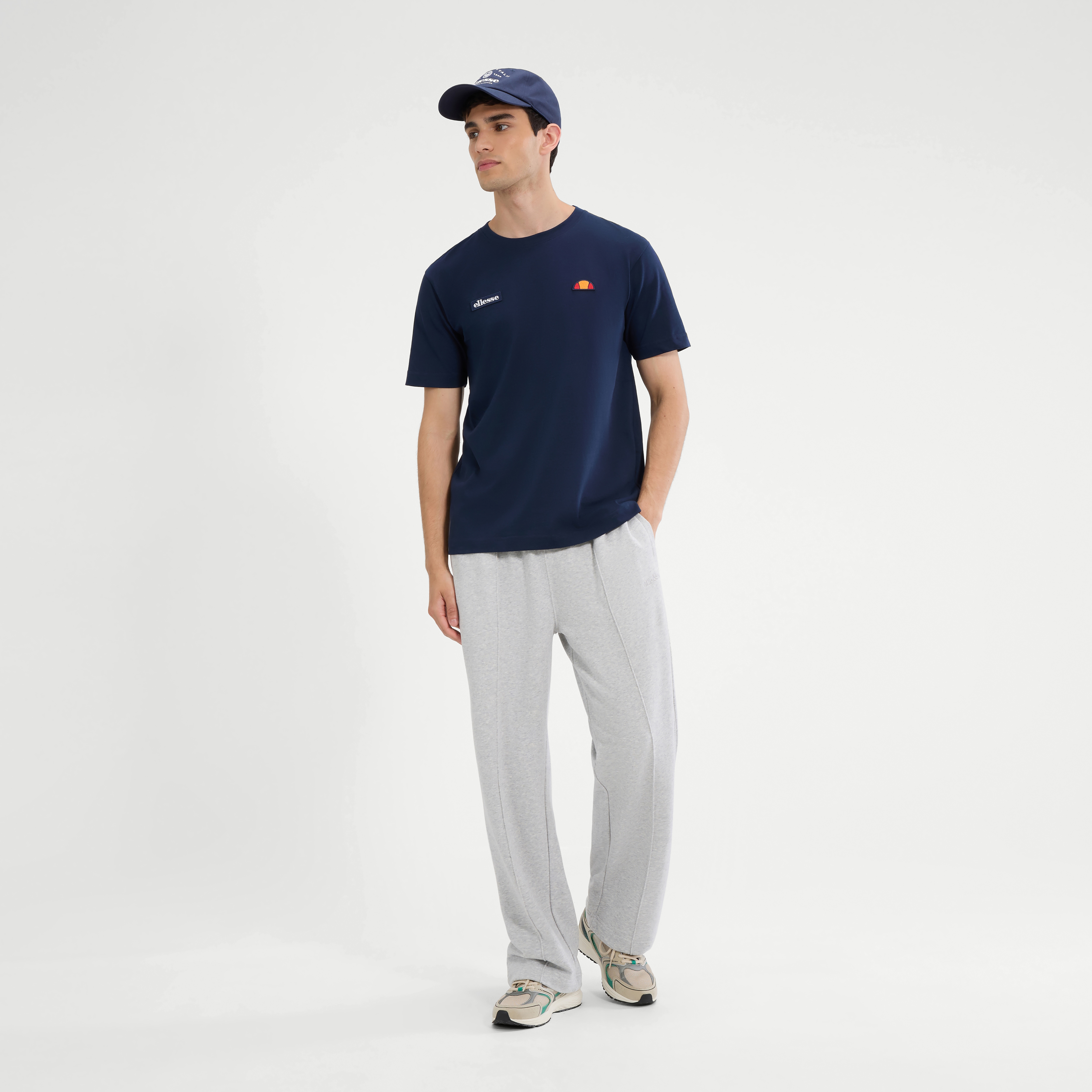 Ellesse "FLORAN TEE" mit Rundhalsausschnitt, Kurzarm-Design, aus Baumwolle, normale Länge