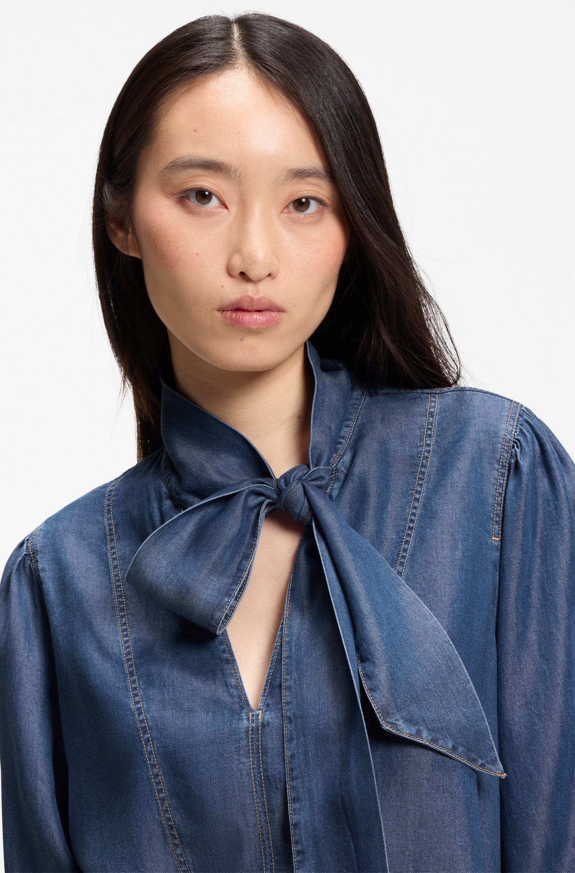 BOSS ORANGE Langarmbluse »Betilla Premium Damenmode« mit Schal-Detail, Denim-Look