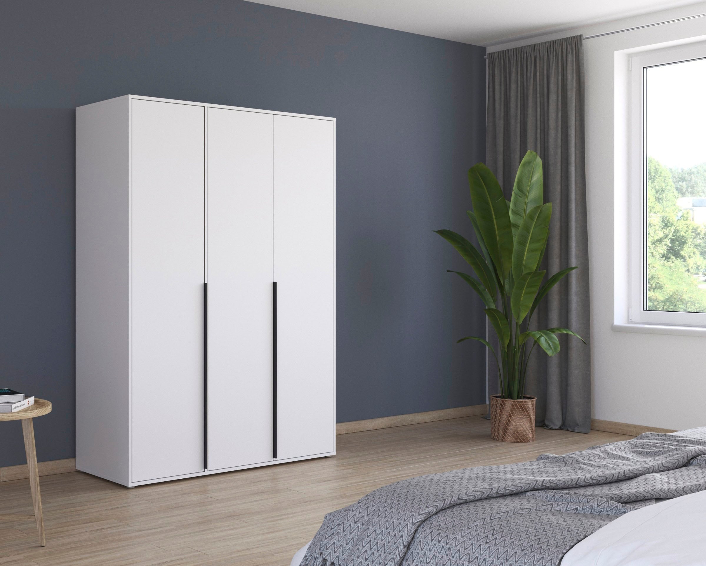 rauch Drehtürenschrank »Kleiderschrank Schrank Garderobe Wäscheschrank NAGATA viel Stauraum«, (in 3 verschiedenen Ausstattungen BASIC/CLASSIC/PREMIUM), mit modernen Stangengriffen in Graumetallic TOPSELLER MADE IN GERMANY