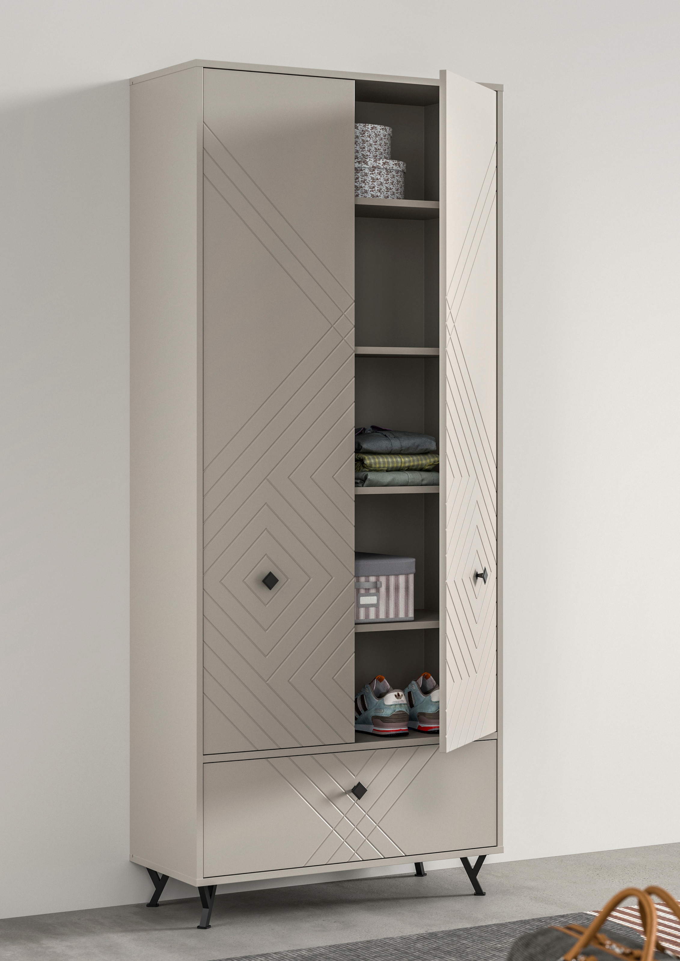 INOSIGN Garderobenschrank »Mento, Höhe 190cm, 2 Türen, 1 Klappe, 4 Einlegeböden, 6 Fächer«, Metall Knopfgriffe & Y-Füße, Front mit Ornamentfräsung, Kleiderschrank