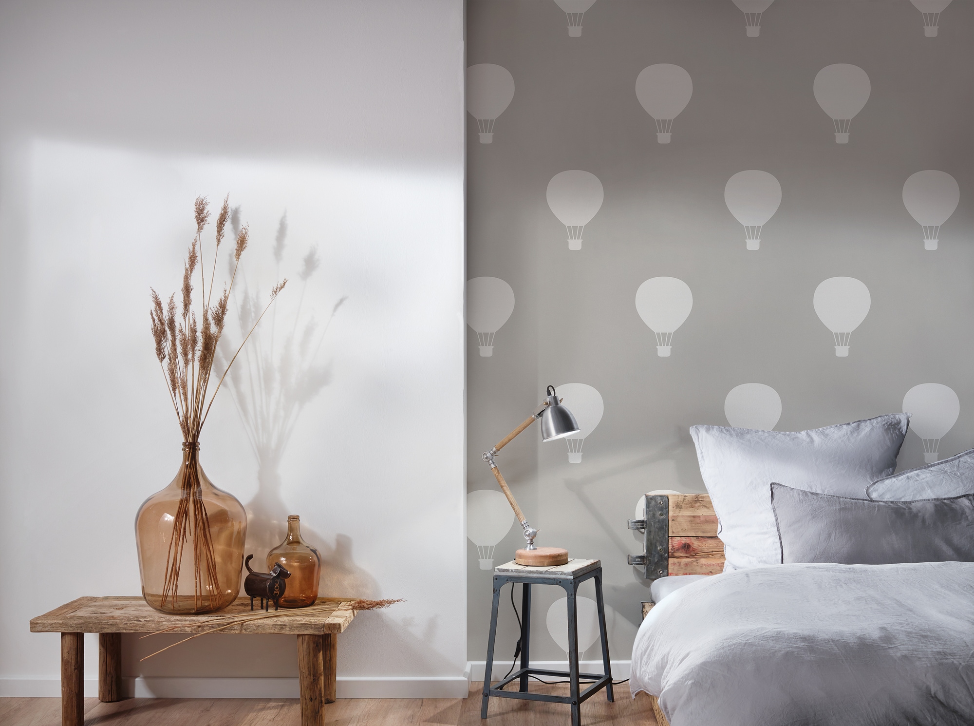 living walls Vliestapete "LIMITED – Heißluftballons" Motiv einfarbig minimalistisch leicht strukturiert Sanfte Heißluftballons für ein ruhiges Kinderzimmer