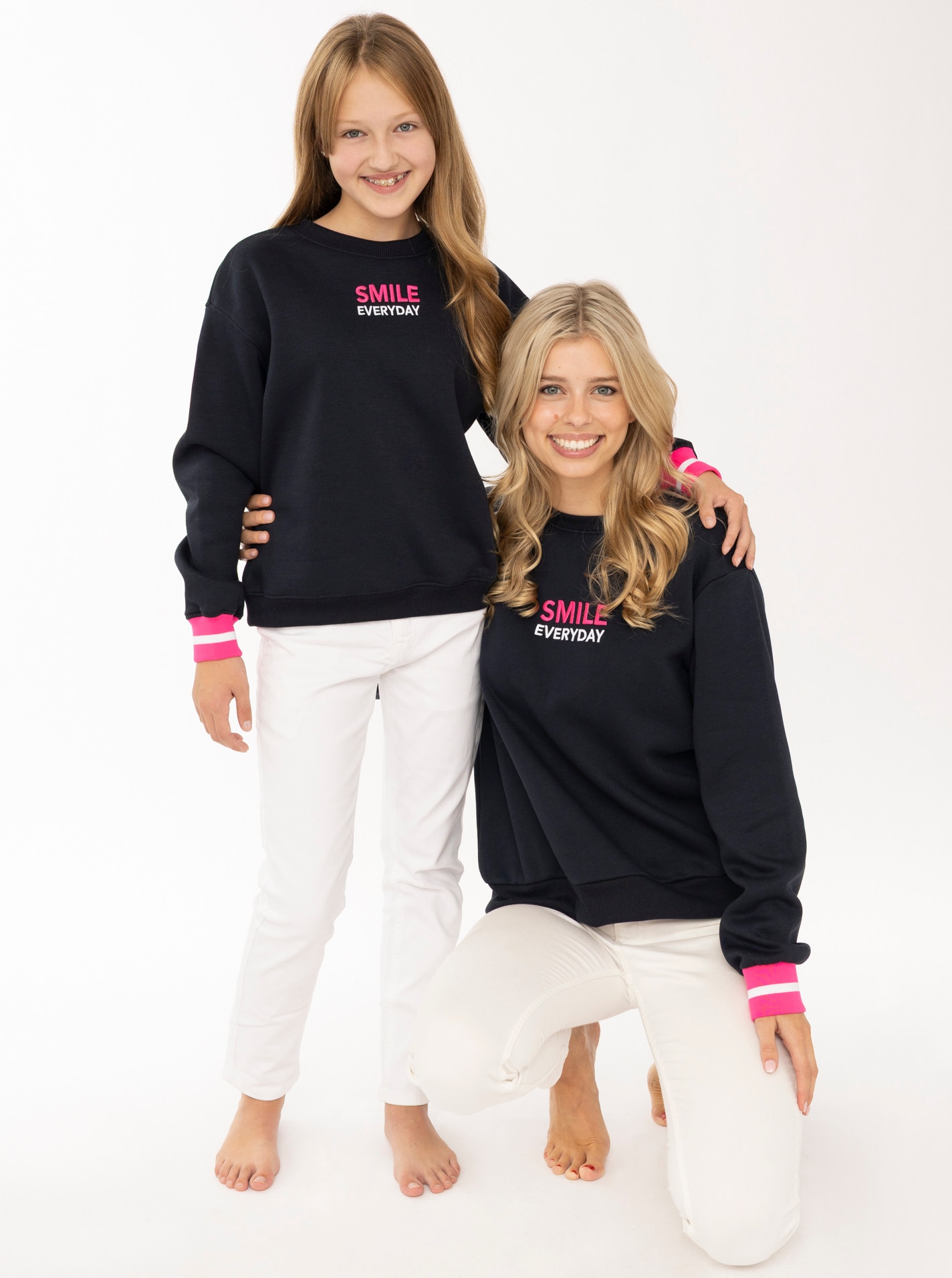 Zwillingsherz Sweatshirt »"SMILE"«, gestreifte elastische Bündchen, SMILE Print vorne und hinten, Rundhals
