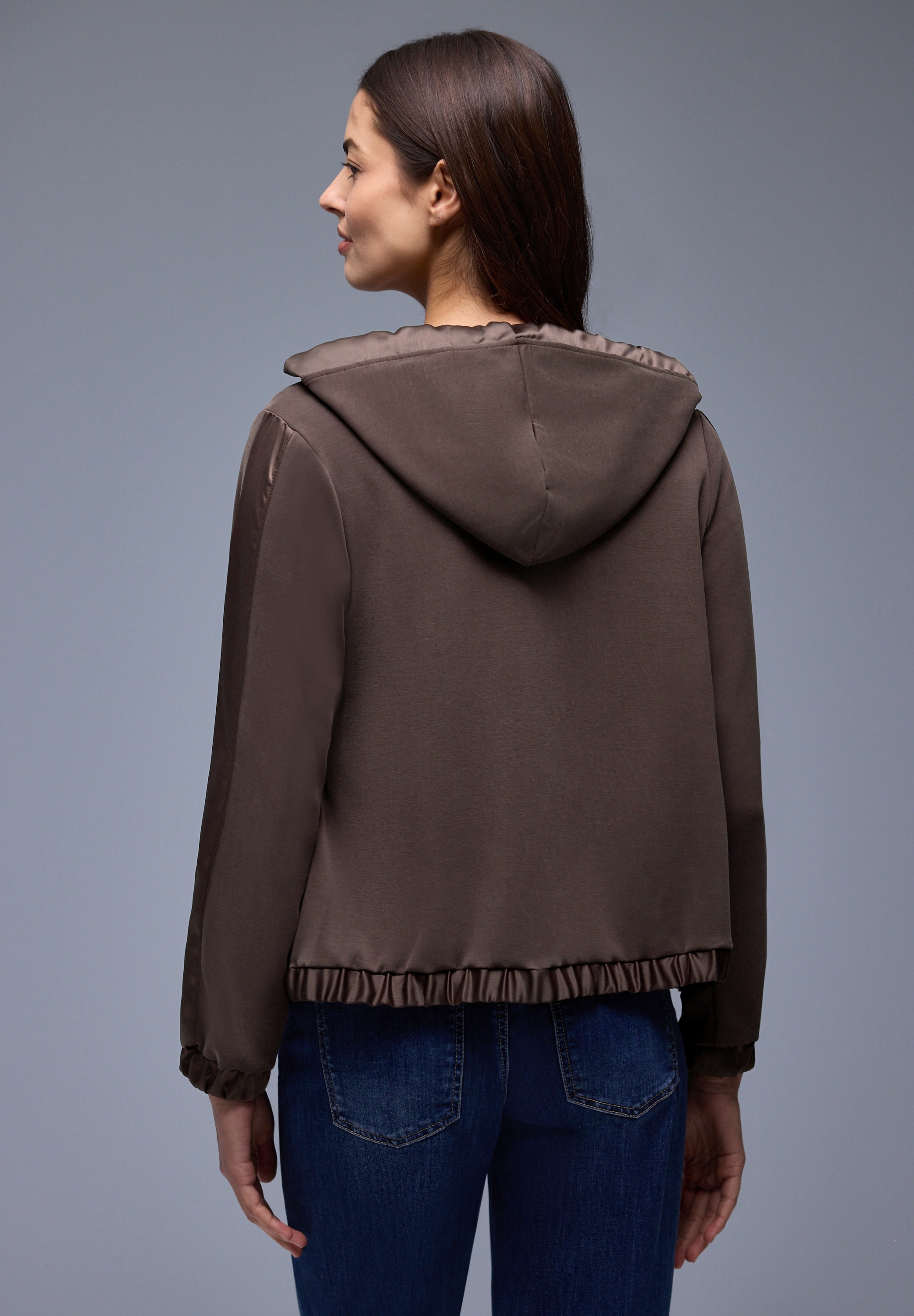 STREET ONE Kapuzensweatjacke im Silk-Look, mit seidigem Glanz