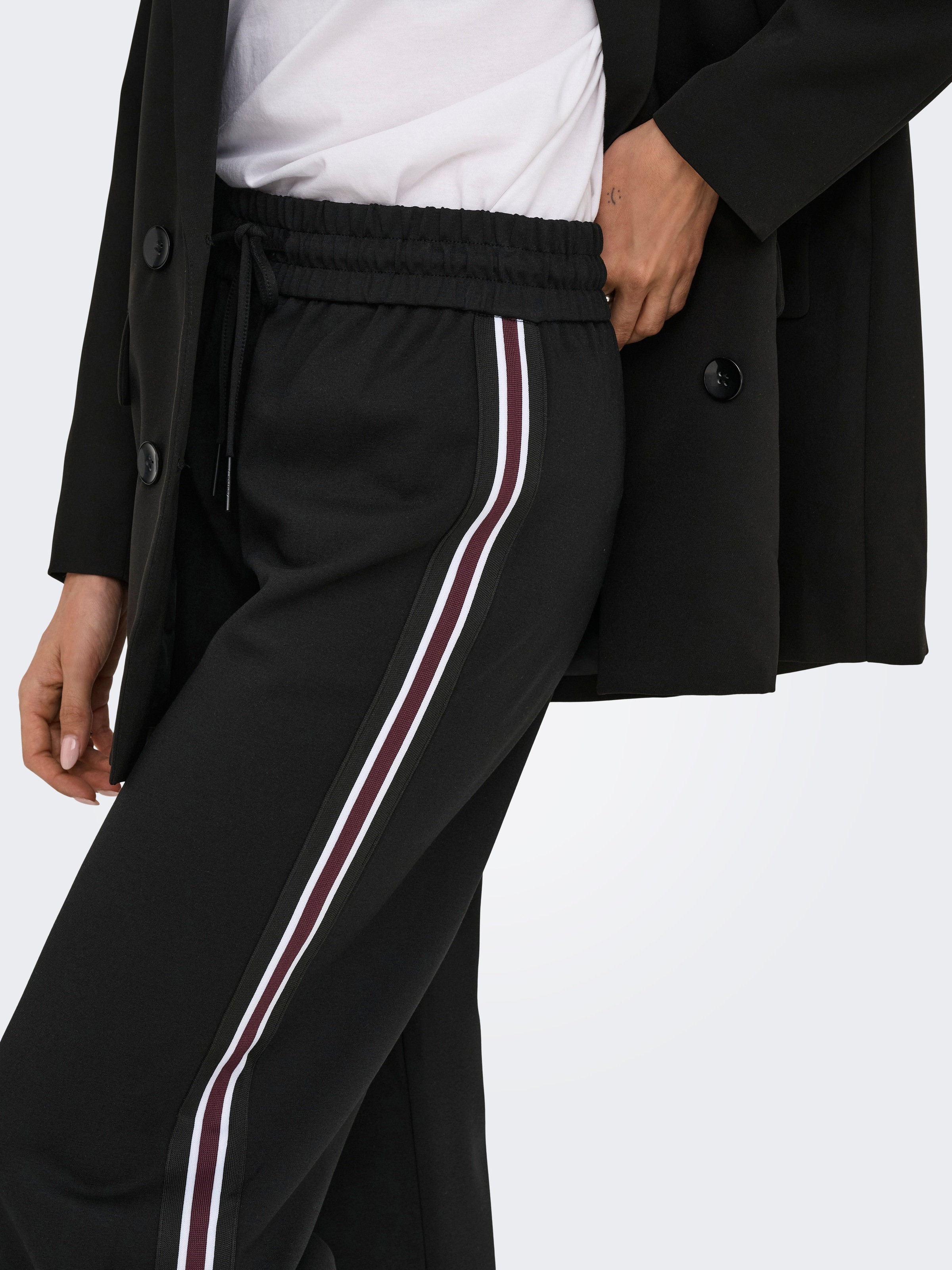 ONLY Jogger Pants "ONLPOPTRASH-TADIA MW X-WIDE TAPE PNT", mit seitlichem Fa günstig online kaufen