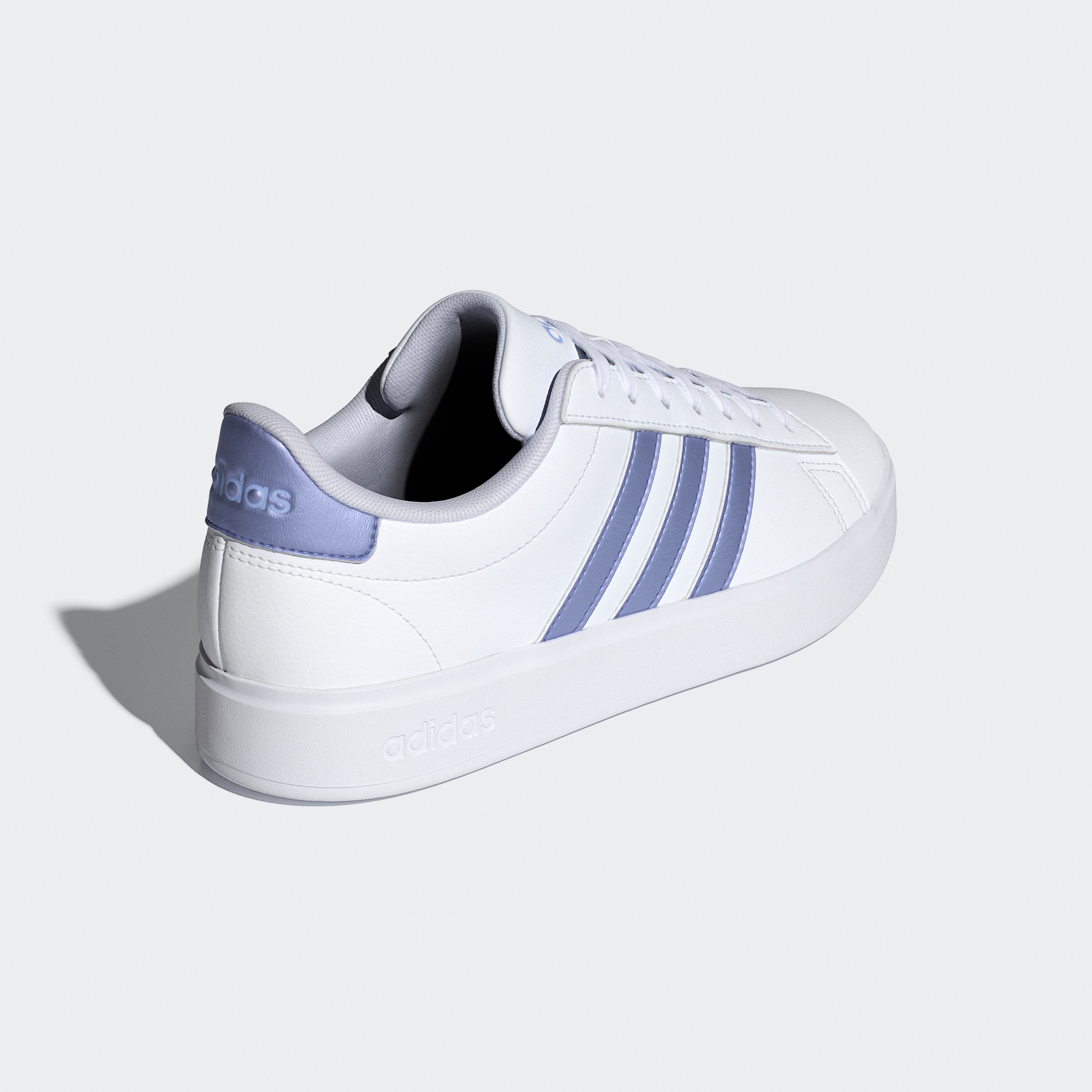 adidas Sportswear Sneaker »GRAND COURT CLOUDFOAM LIFESTYLE COURT COMFORT«, Design auf den Spuren des adidas Superstar