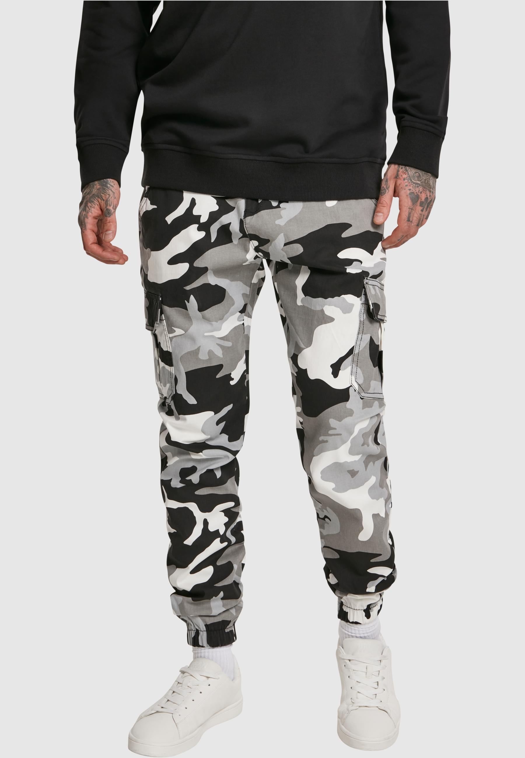 URBAN CLASSICS Cargohose »Männer Camo Cargo Jogging Pants 2.0«, (1 tlg.)
