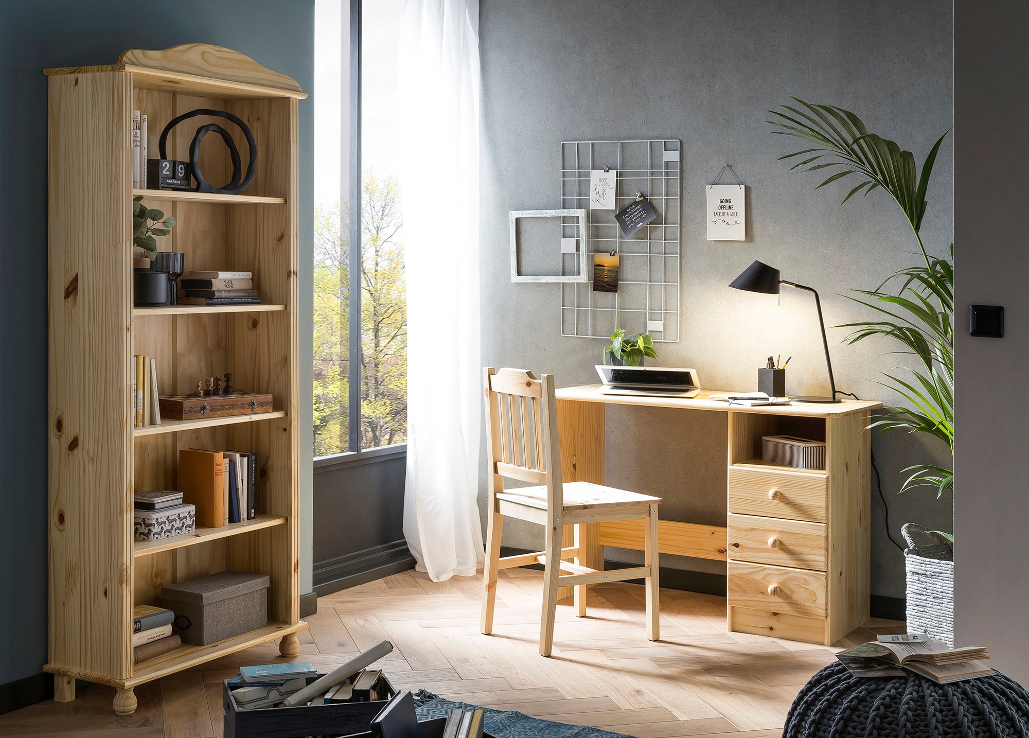 Home affaire Schreibtisch »Chur«, Gefertigt aus massivem Kiefernholz, Home office
