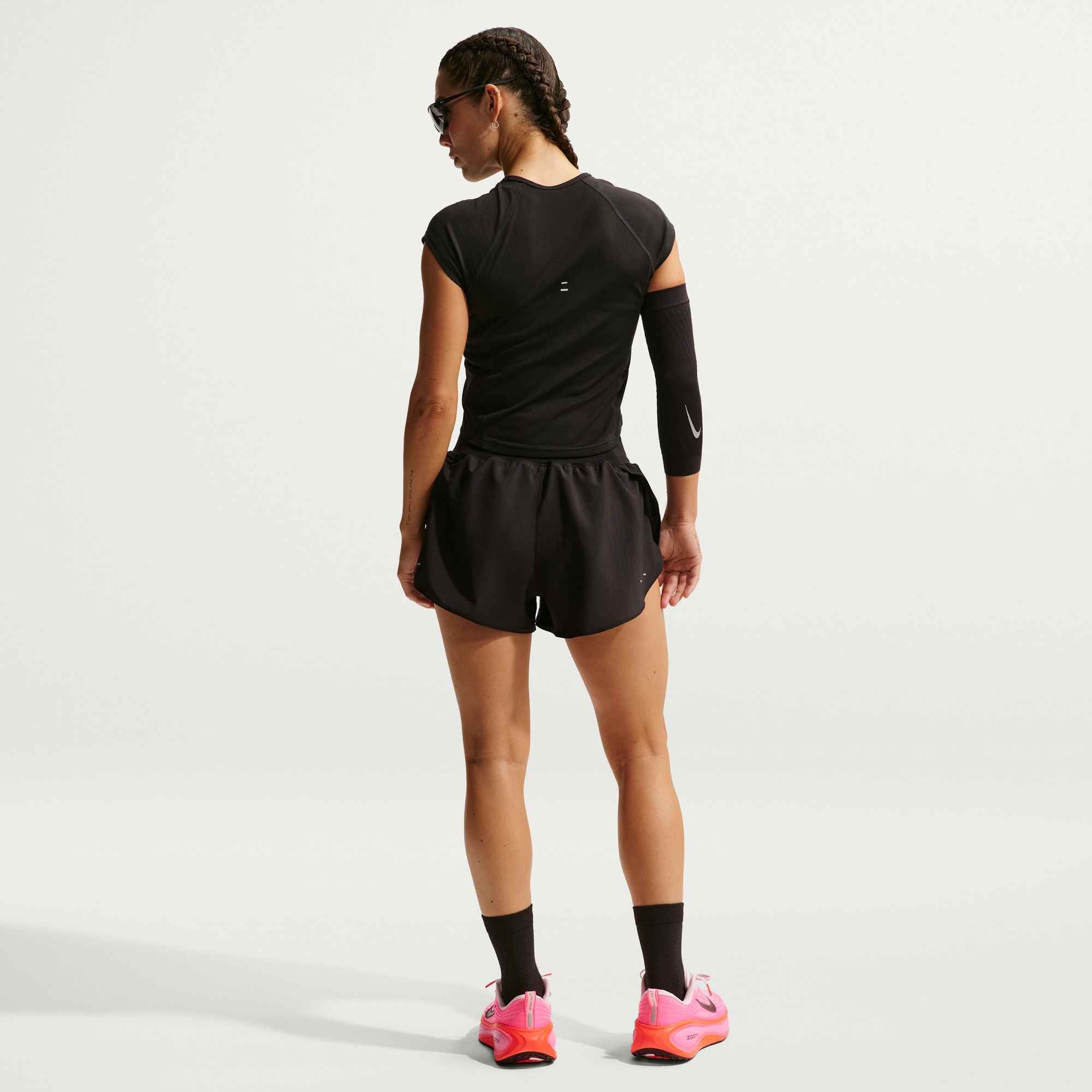 Nike Lauftop »W NK TEMPO SWOOSH RUN DF SS« sportlicher Stil, Rundhalsausschnitt, schmale Passform