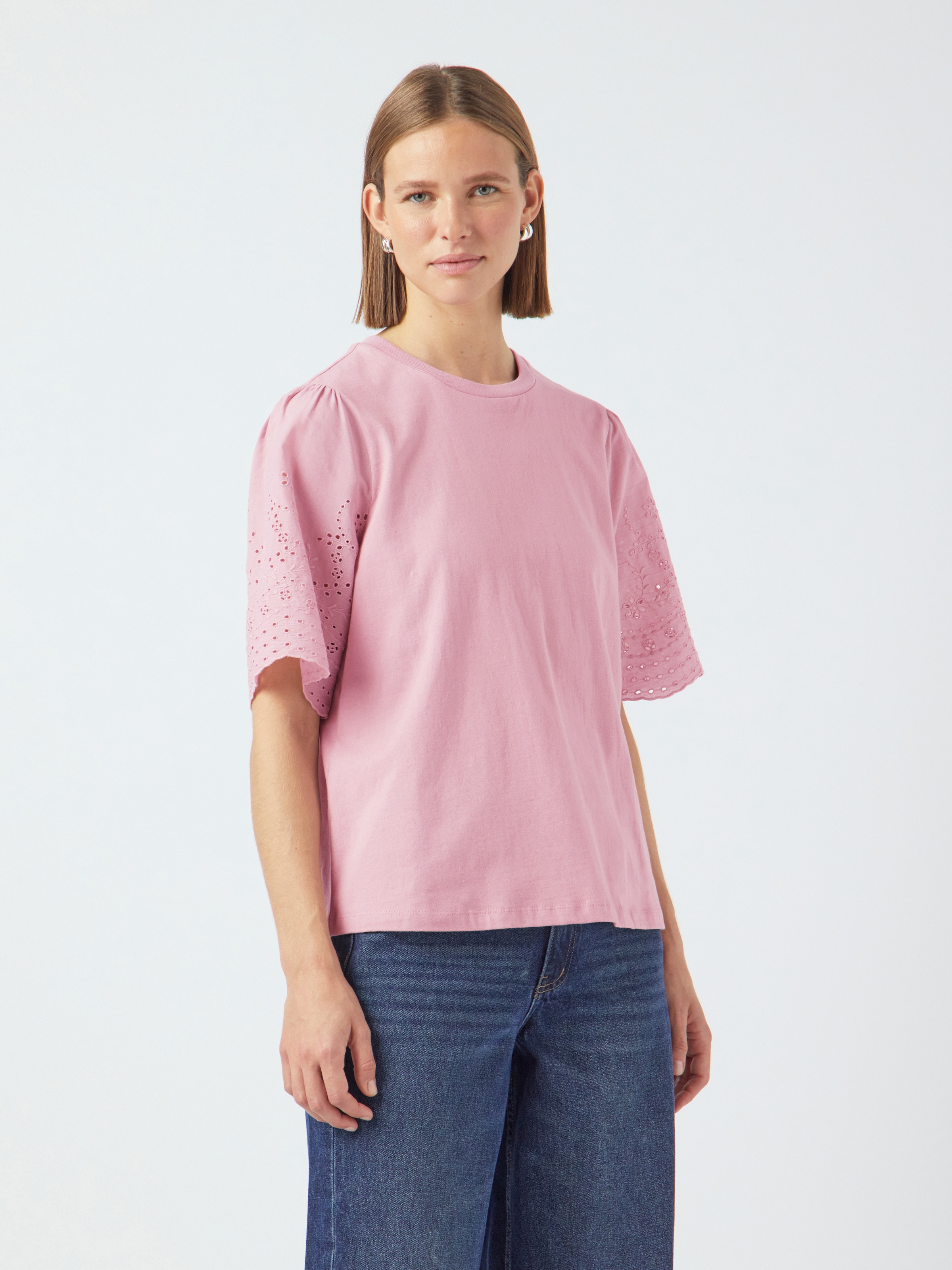 Y.A.S Kurzarmshirt "YASLEX SS TOP W. EMB SLEEVES S. NOOS", mit Lochstickere günstig online kaufen