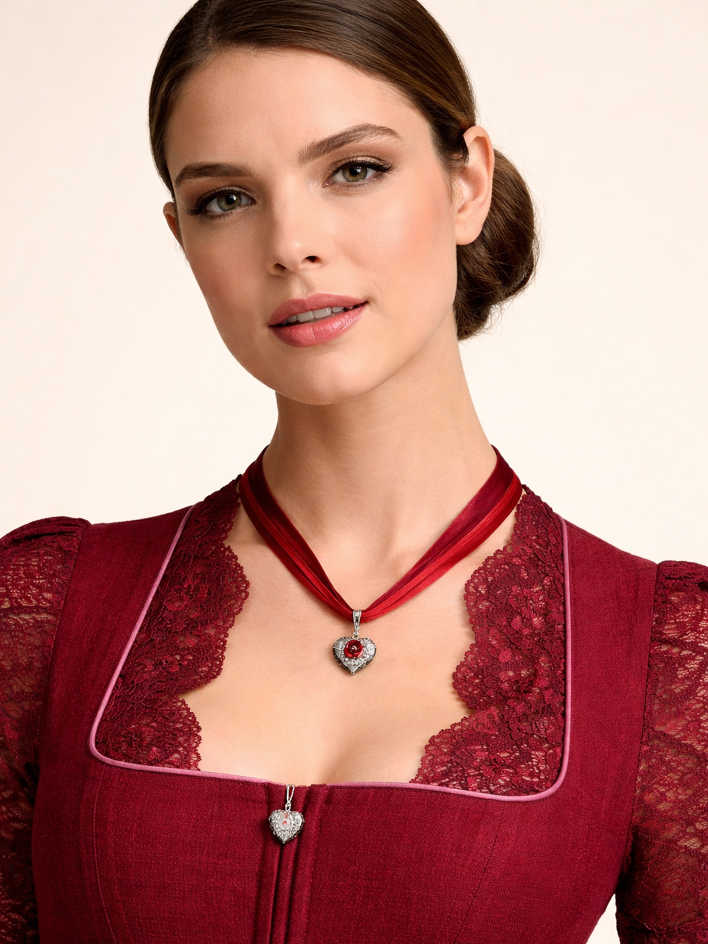 Allgäu Rebell Kette mit Anhänger »Gerda« mit Leder- und Organzaband