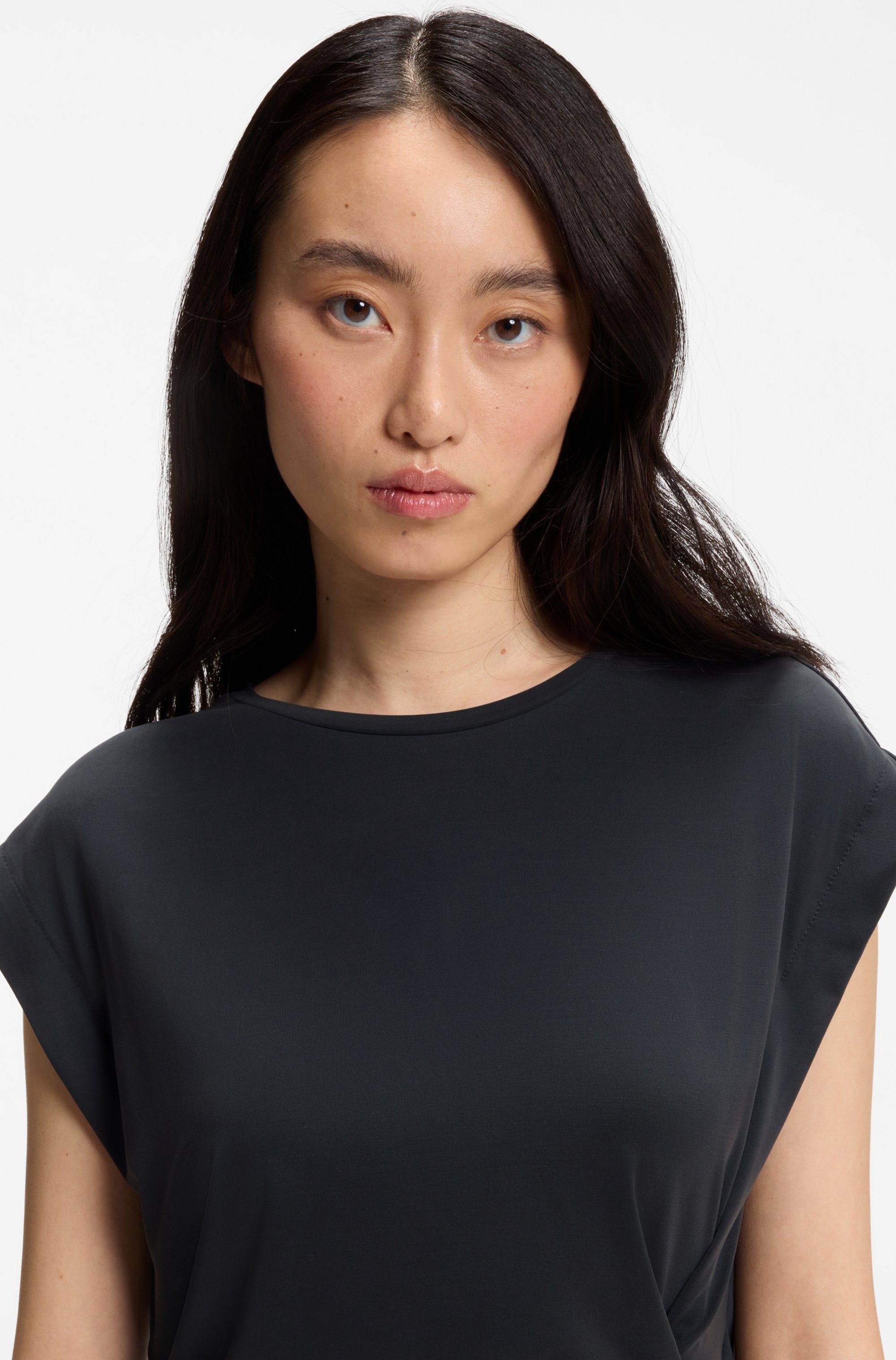 BOSS ORANGE Kurzarmshirt »Ebony Premium Damenmode« mit Wickel-Detail, Rundhals