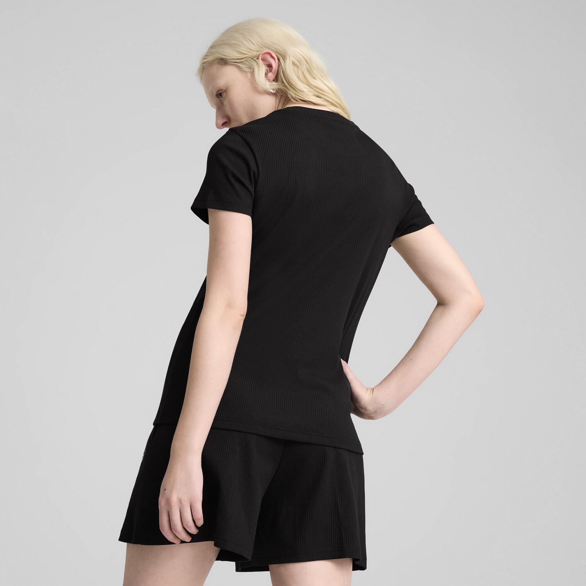 PUMA T-Shirt »ESS ELEVATED Geripptes T-Shirt Damen«
