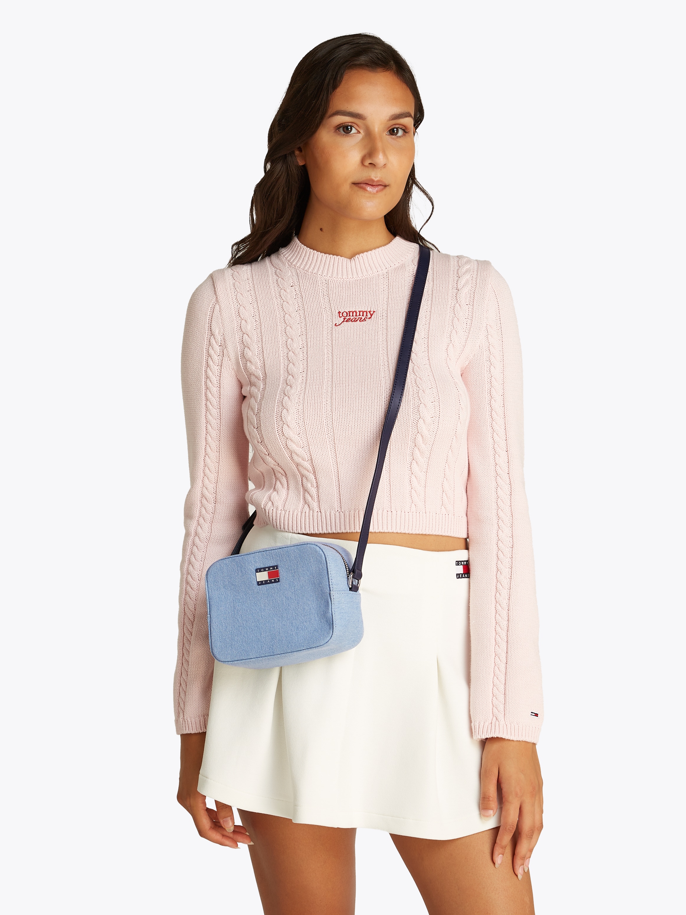 Tommy Jeans Kameratasche »TJW ESS MUST CAMERA BAG DENIM«, Damen Umhängetasche, Schultertasche, Mini Bag mit Logoflagge