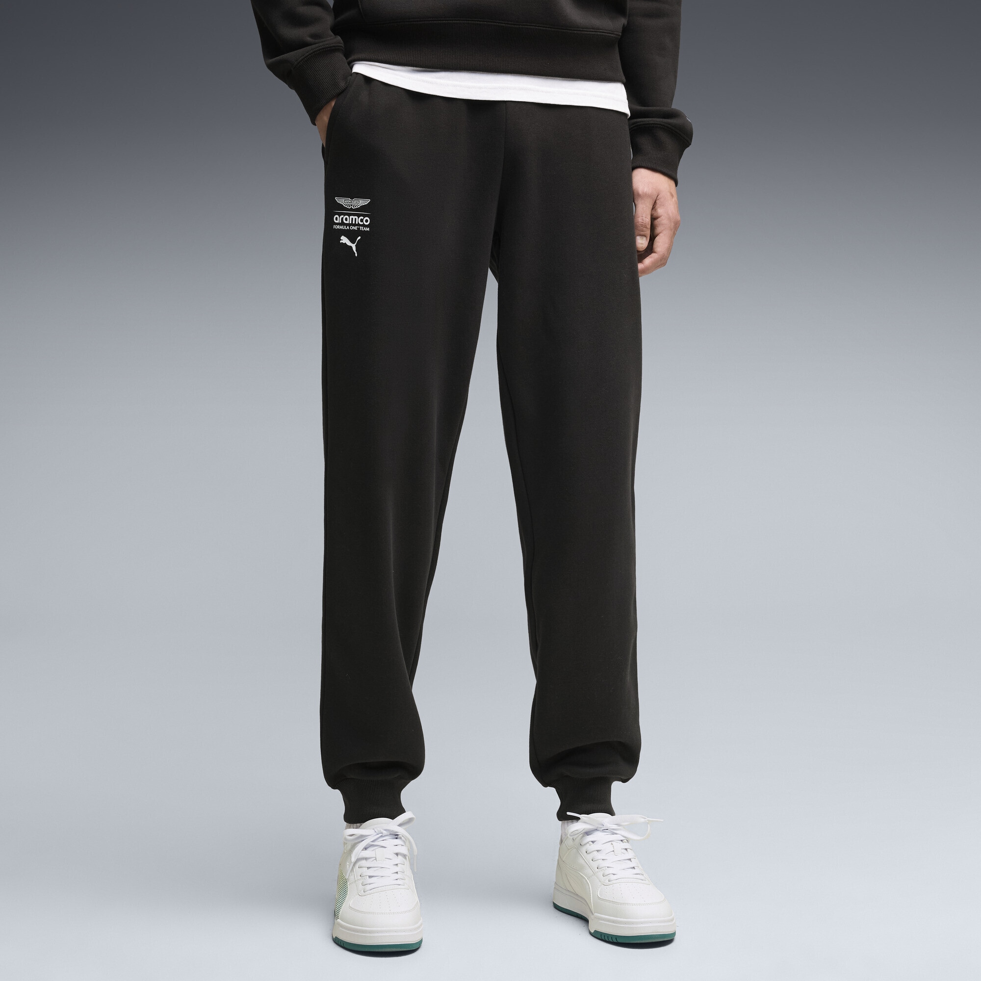 PUMA Sporthose »PUMA x ASTON MARTIN ARAMCO F1® TEAM Essentials Jogginghose«