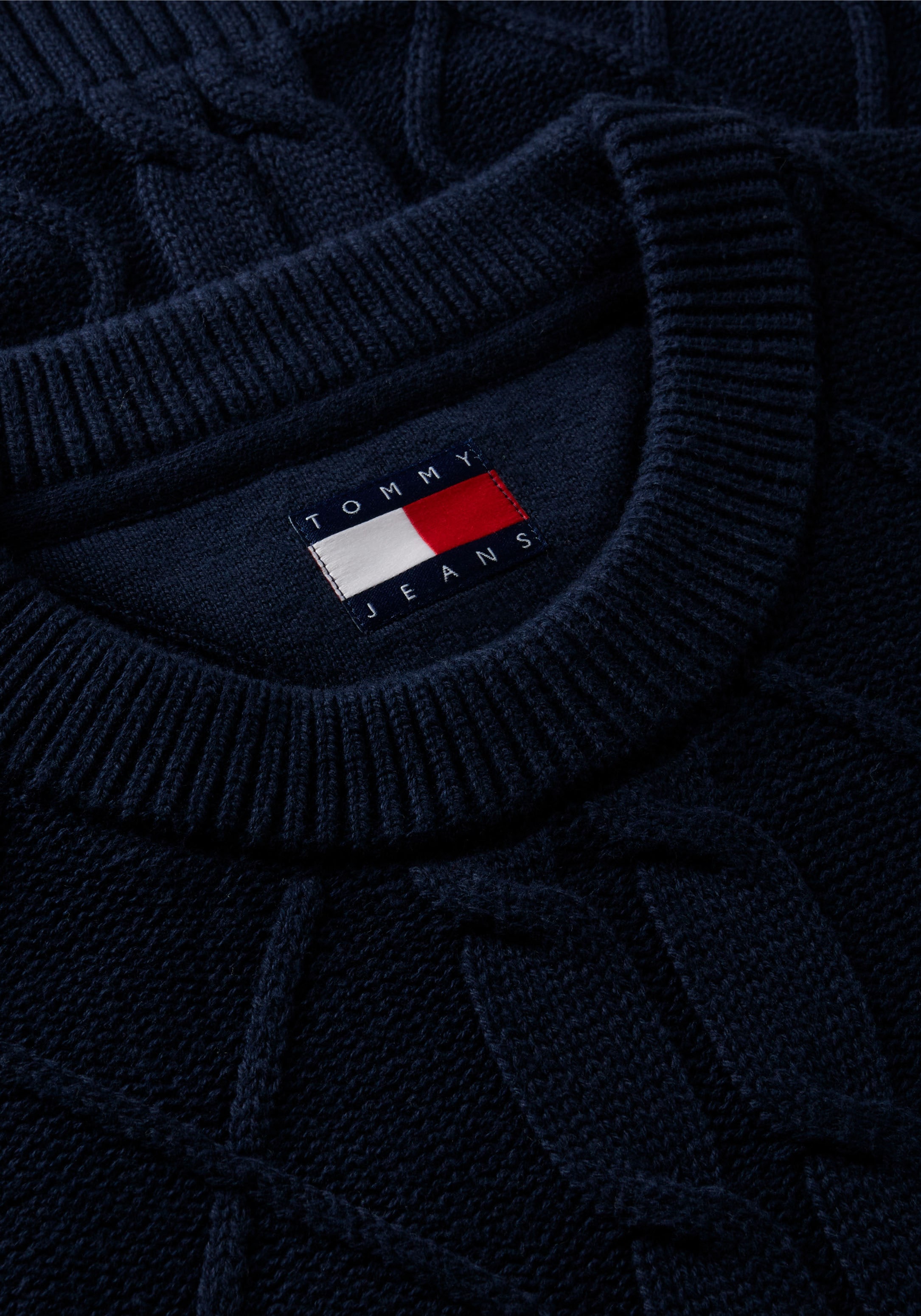 Tommy Jeans Rundhalspullover »TJM REG CABLE KNIT SWEATER«