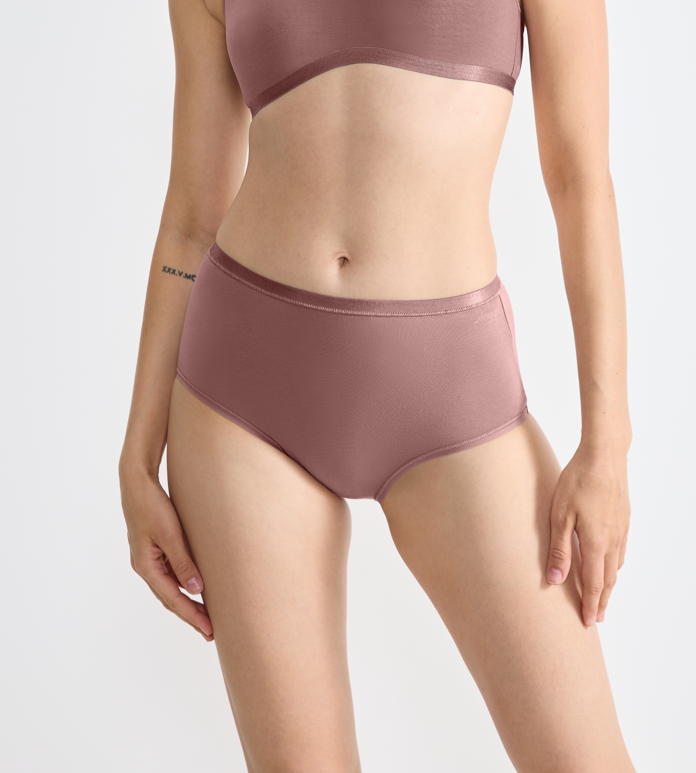 sloggi Slip »GO Daily Cotton Highwaist 3P«, (3er Pack), Glanz-Effekt Details, hochgeschnittene Taille