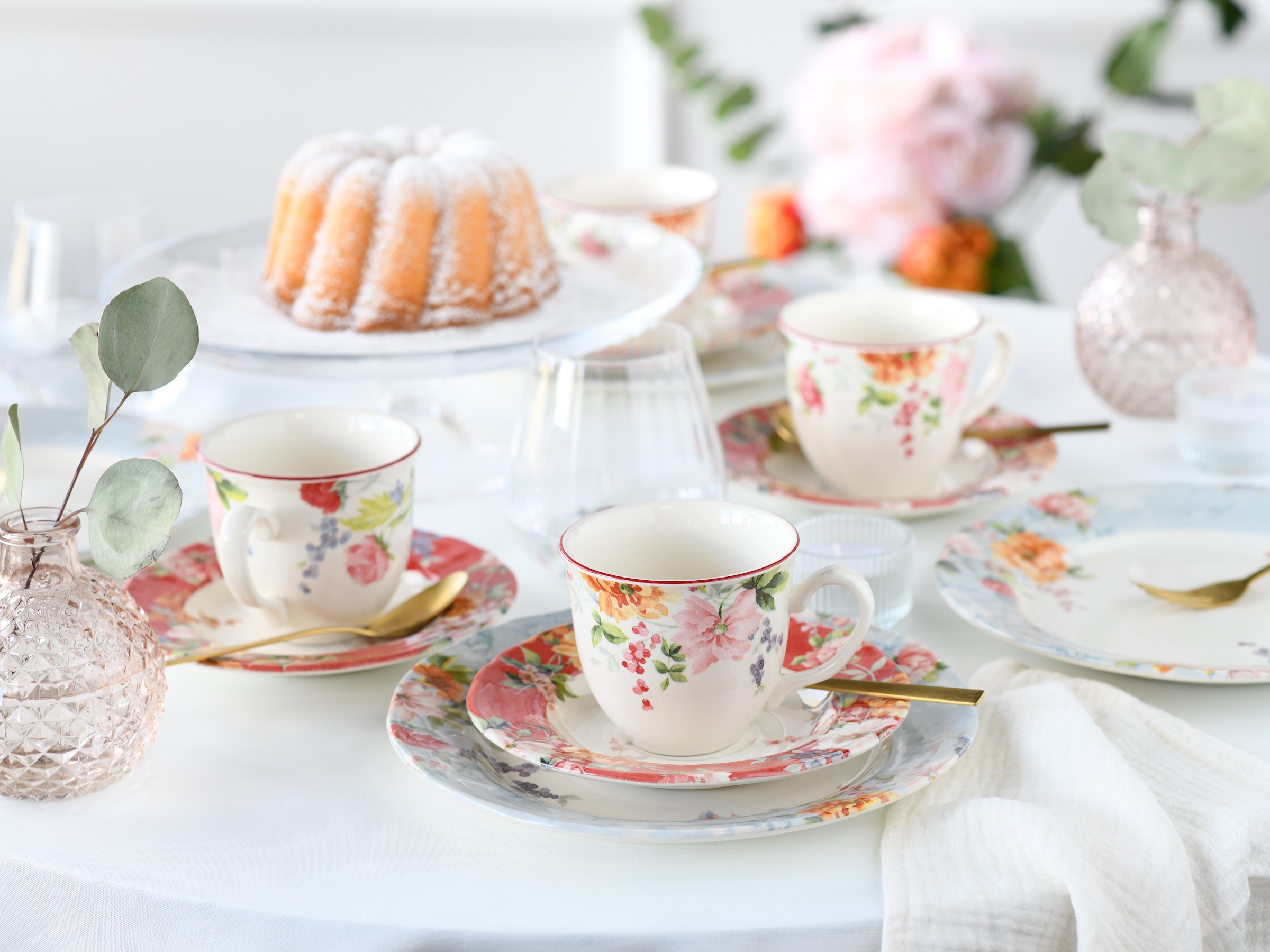 CreaTable Kaffeeservice »Crimson Bunt, Service 18-tlg.« Blütendekor, Designklassiker