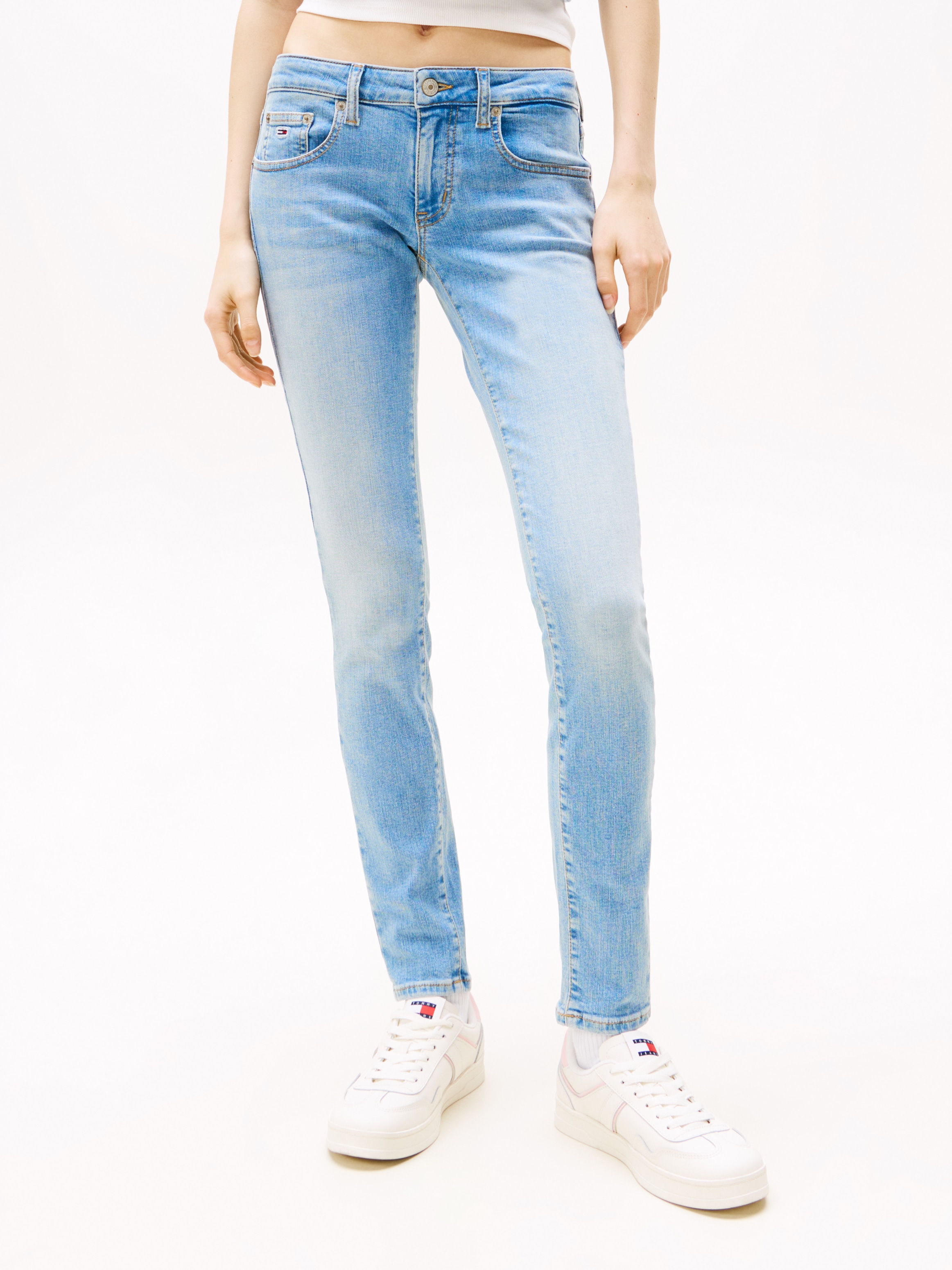 Tommy Jeans Skinny-fit-Jeans "SOPHIE LW SKN", mit Logo-Badge, in Knöchellän günstig online kaufen