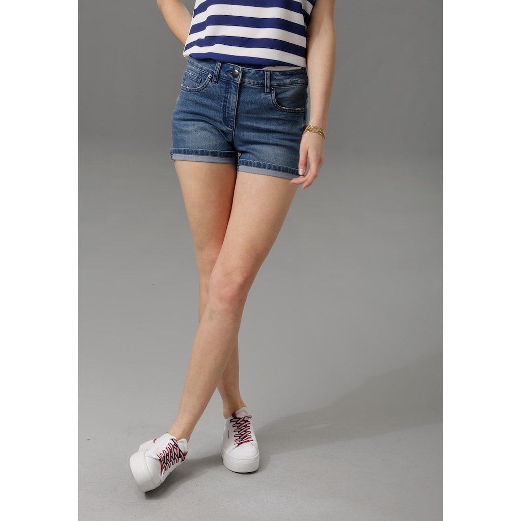Aniston CASUAL Jeansshorts mit leichten Abriebeffekte