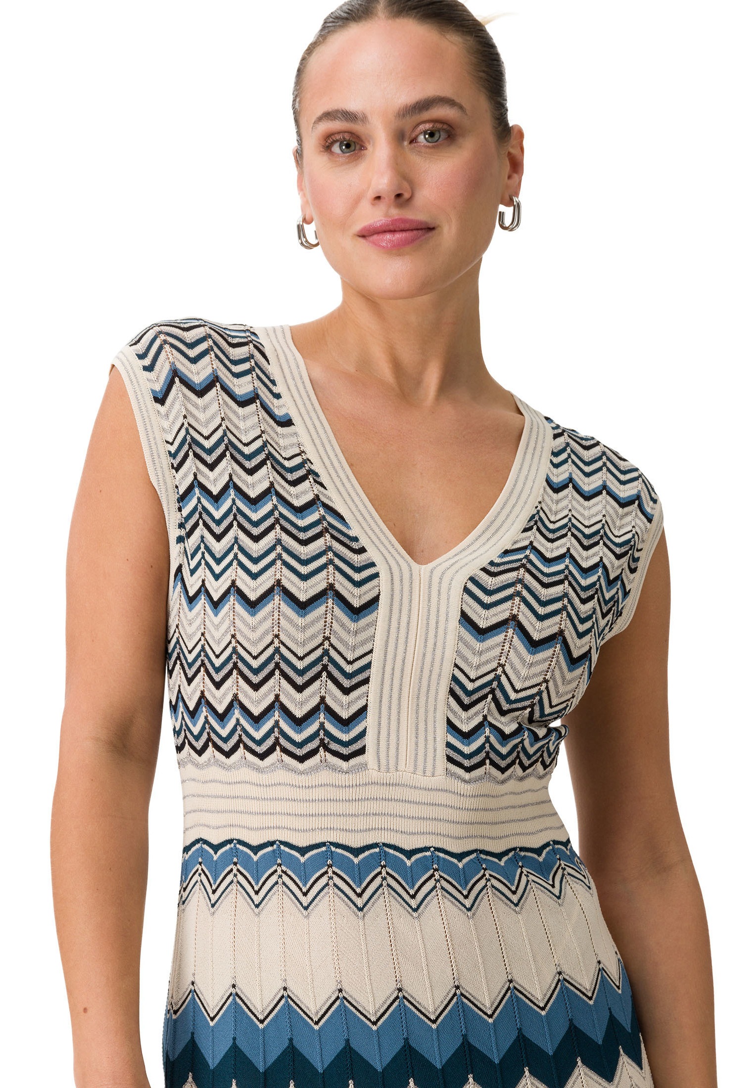 Zero Maxikleid »zero Maxikleid mit Glitzerfäden«, Falten