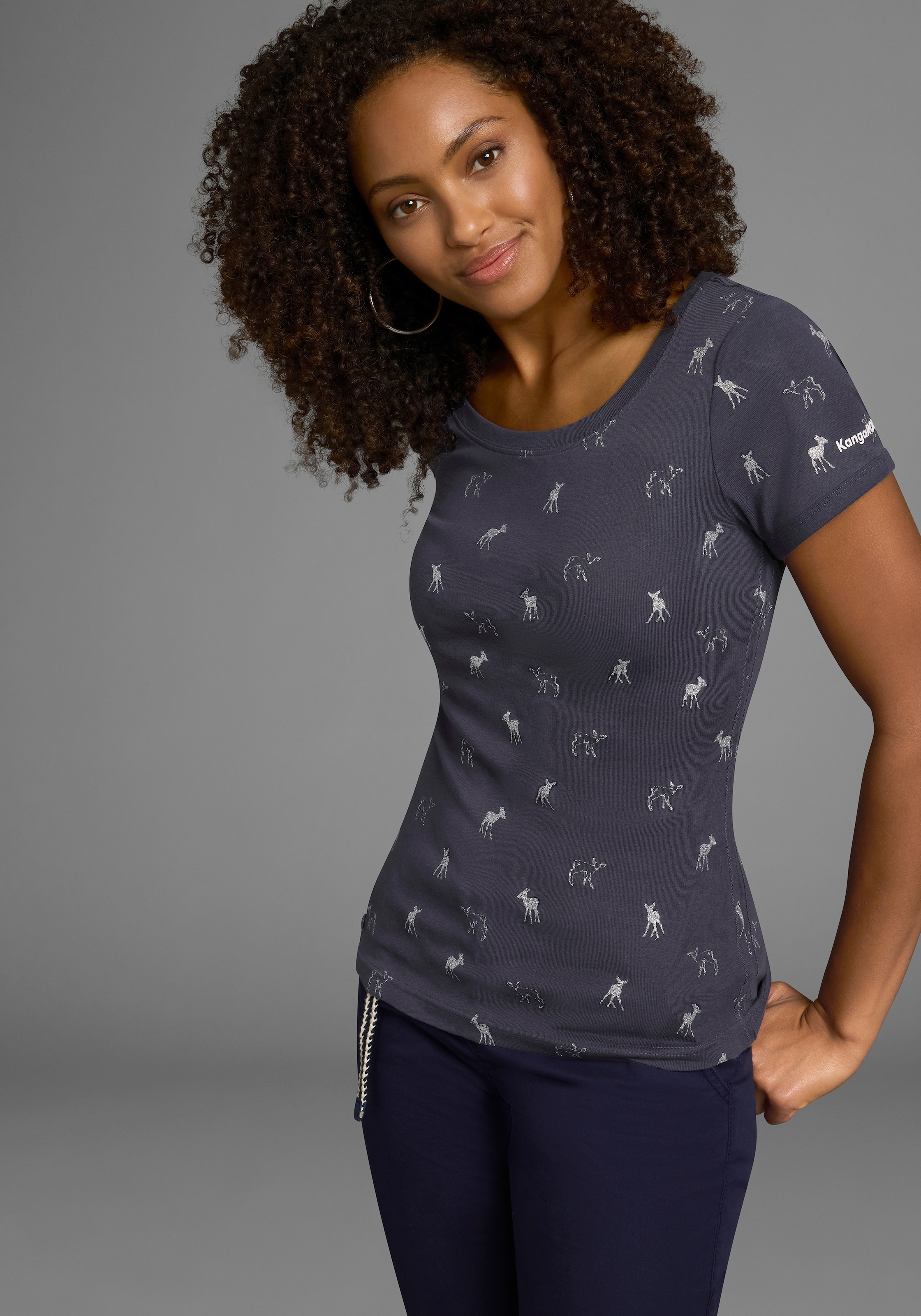 KangaROOS T-Shirt, kurzärmelig, sehr figurbetont und hüftbedeckend