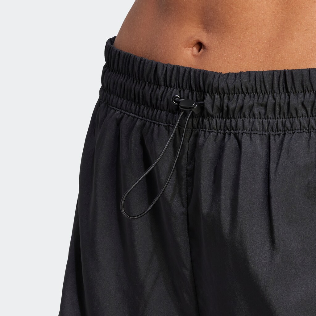 adidas Performance Shorts »AEROREADY HYPERGLAM 5-INCH WOVEN«, (1 tlg.)