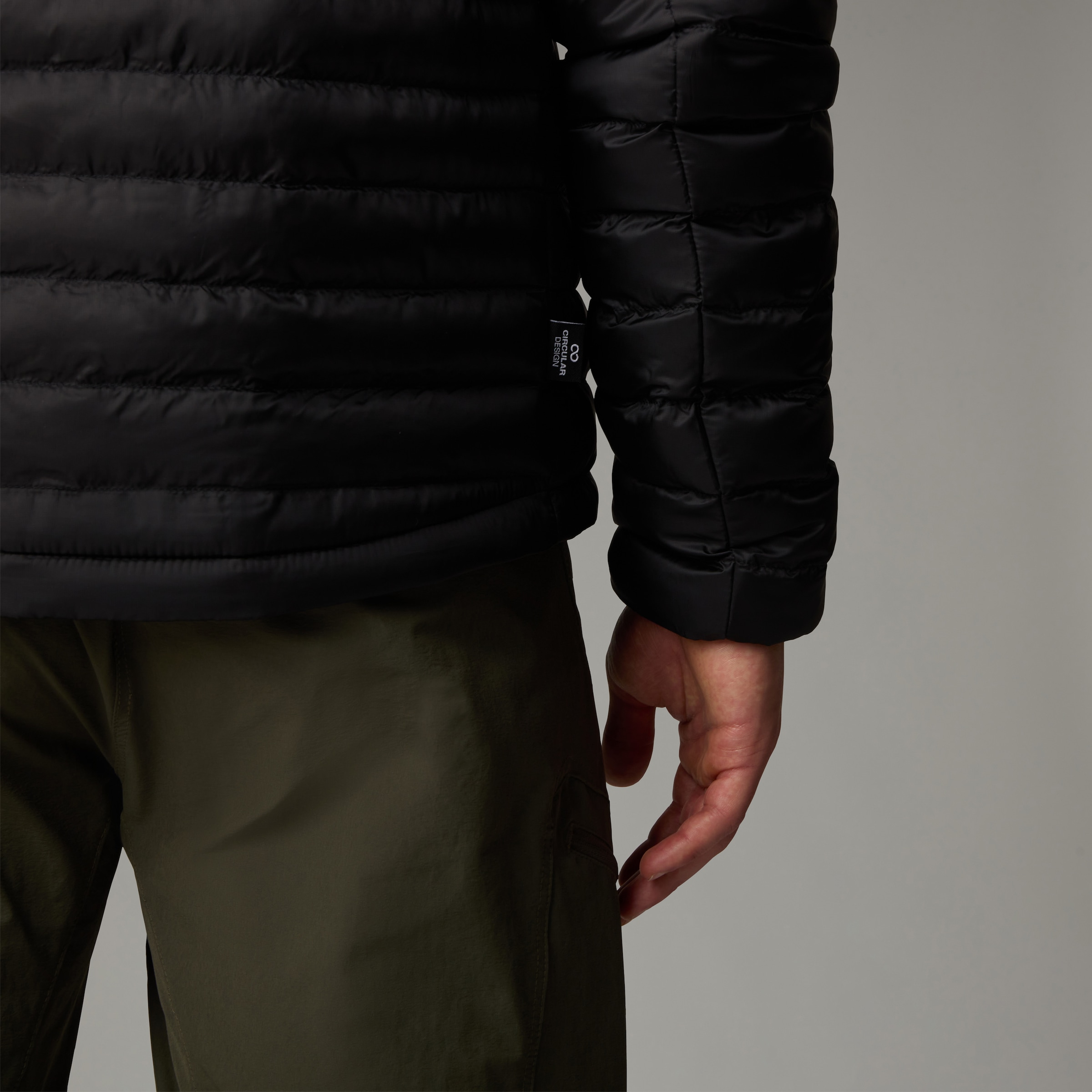 The North Face Steppjacke »M HUILA SYNTHETIC HOODIE«, (1 St.), Synthetisch isoliert, leicht, wetterfest