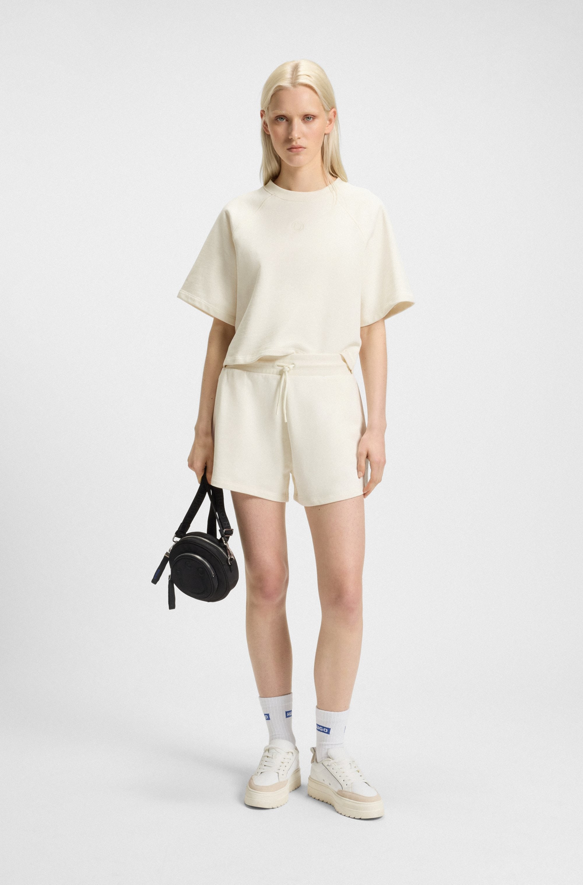 HUGO Blue Sweatshorts »Norlina«, in bequemer Passform