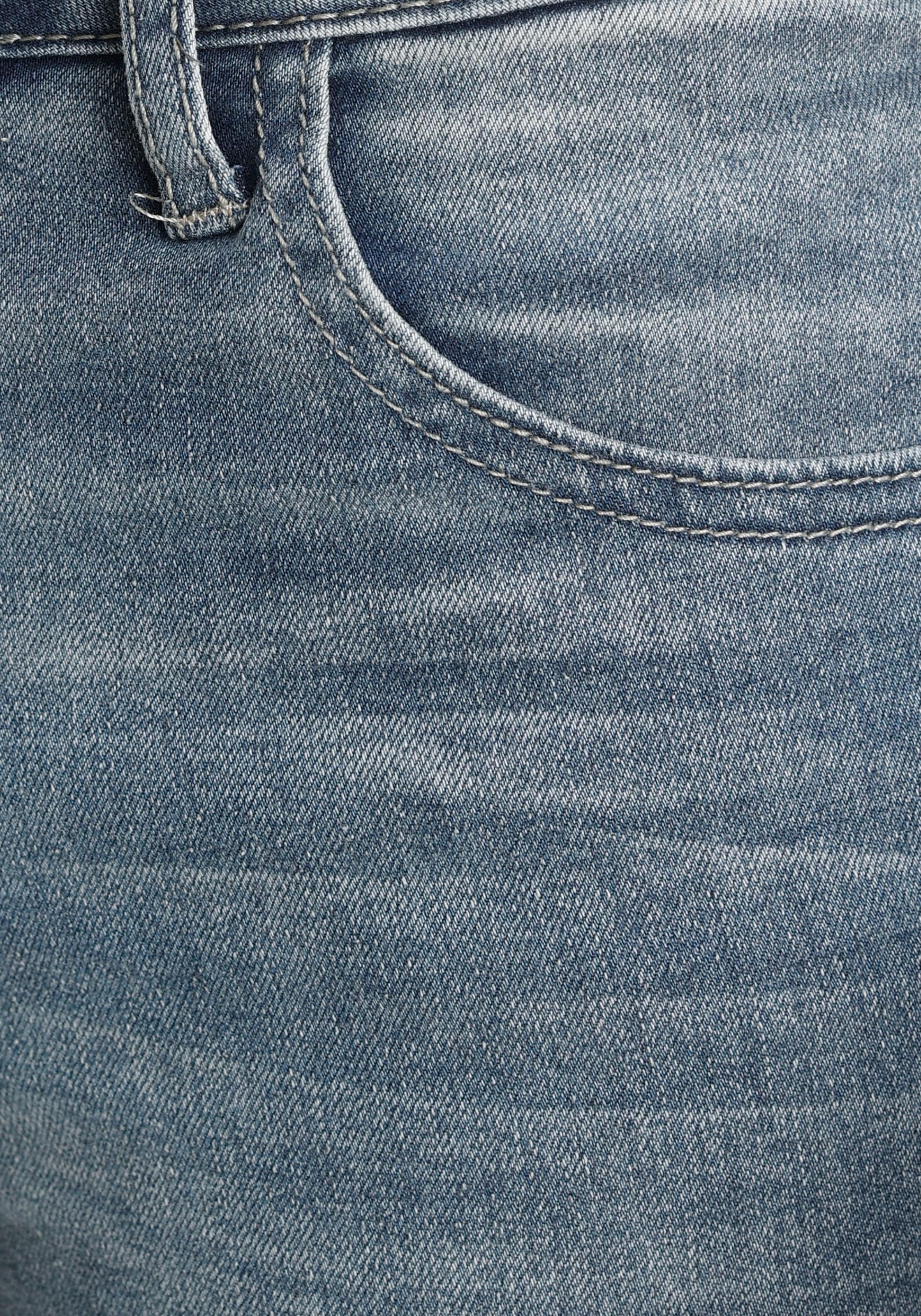 Arizona Skinny-fit-Jeans »Ultra-Stretch«, extra-enger Beinverlauf, normale Leibhöhe, mit Eingrifftaschen