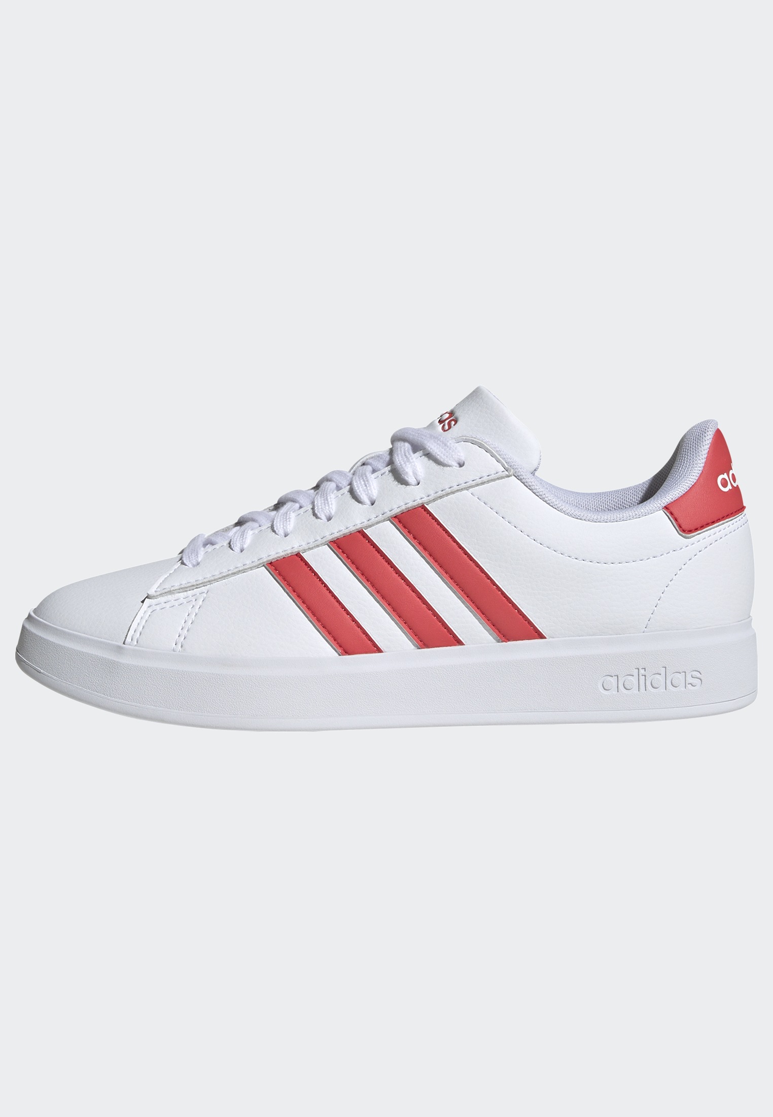 adidas Sportswear Sneaker »GRAND COURT CLOUDFOAM LIFESTYLE COURT COMFORT«, Design auf den Spuren des adidas Superstar