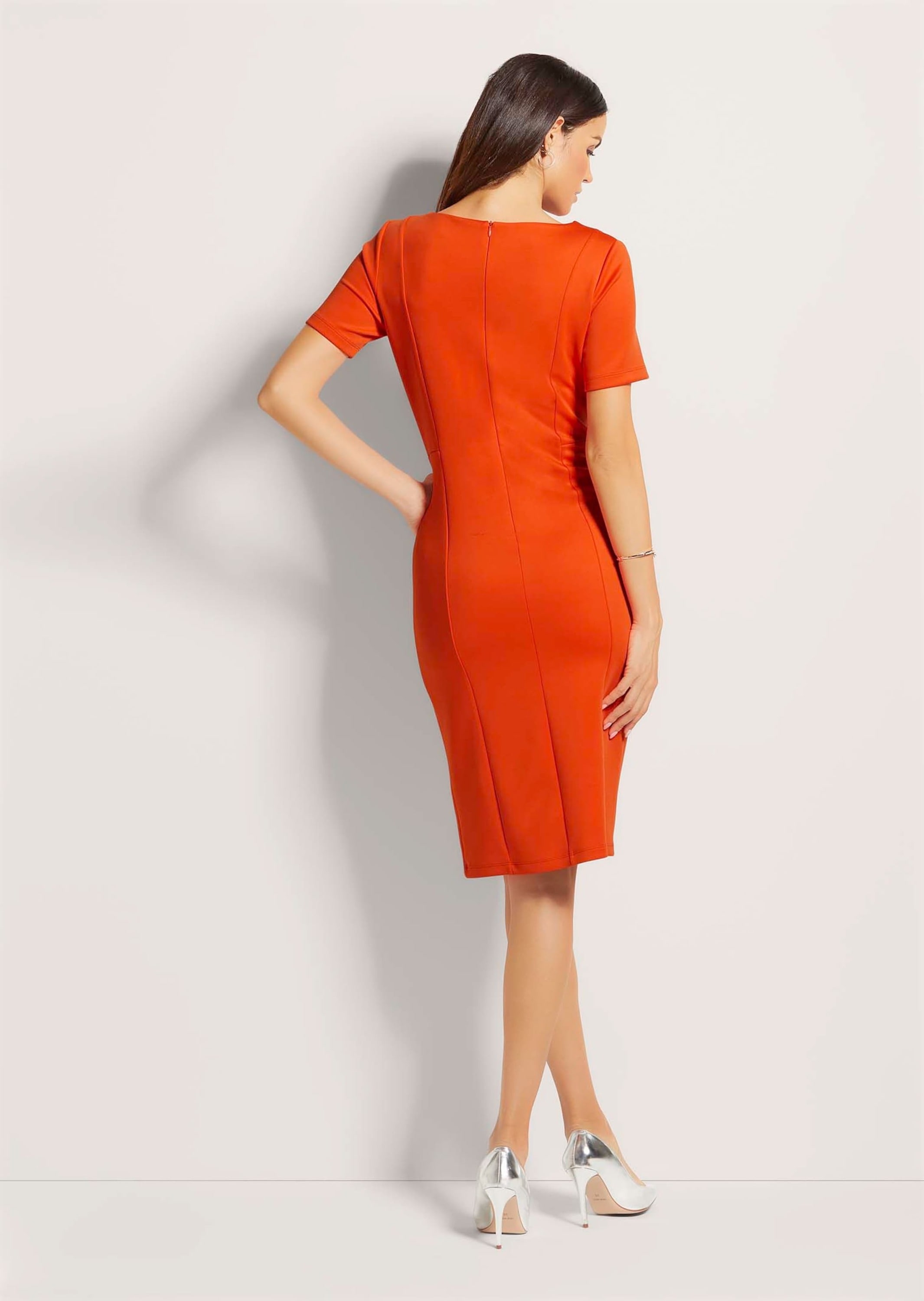 MADELEINE Midikleid »Kleid Etuikleid mit kurzen Ärmeln«