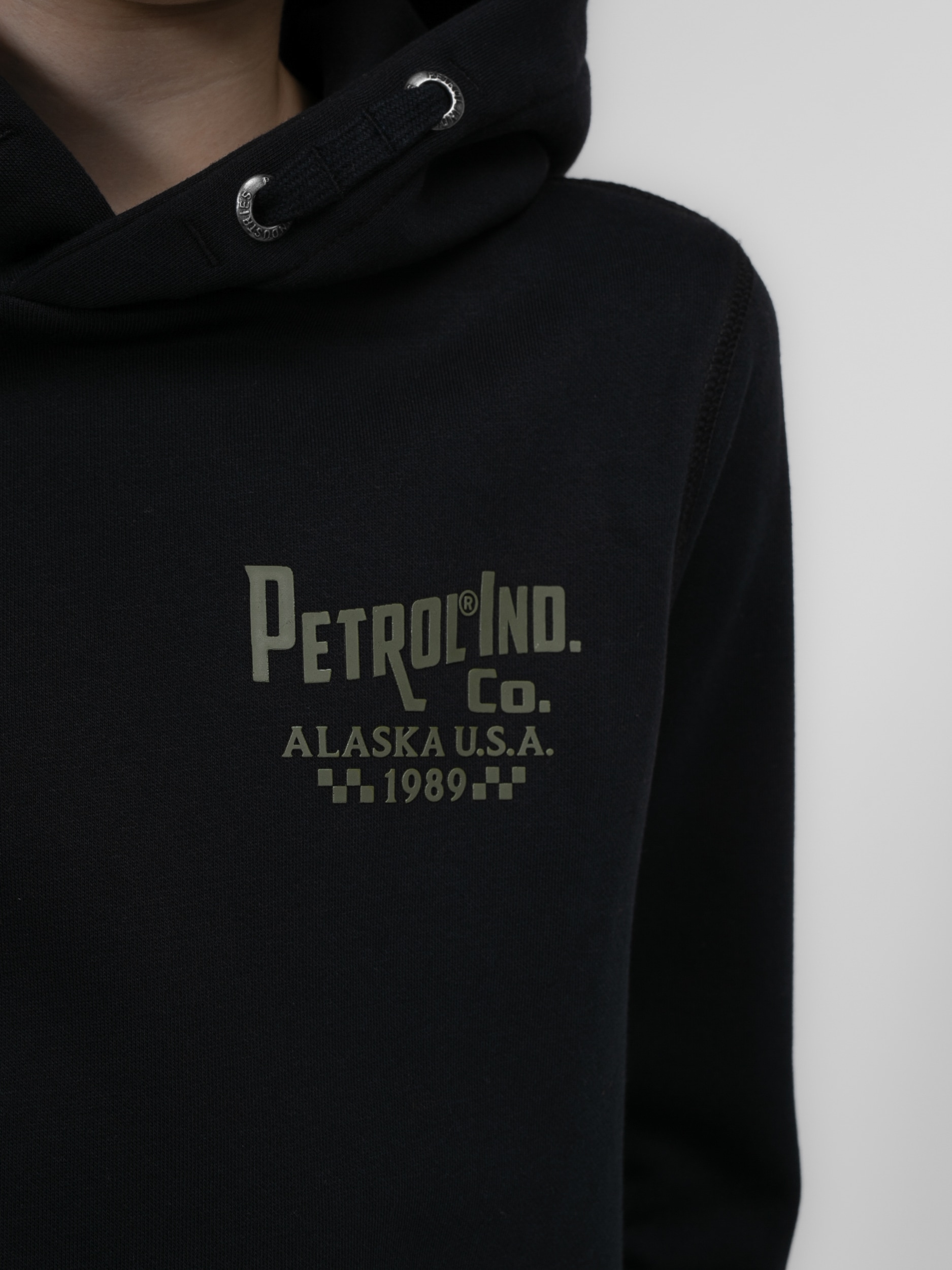 Petrol Industries Hoodie, mit Print auf der Brust