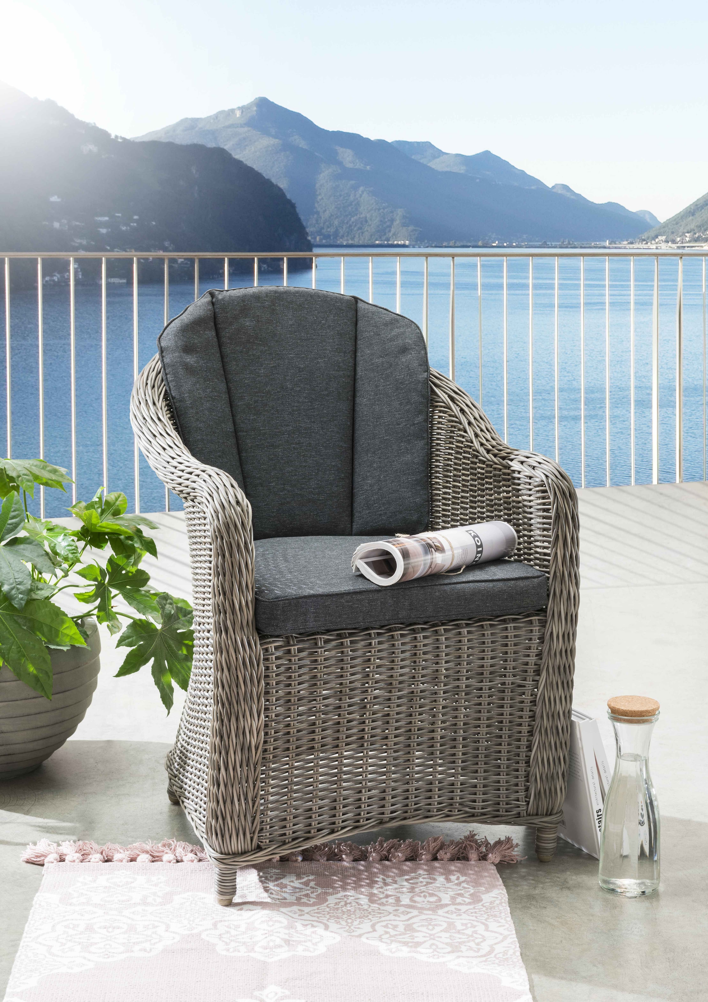 Destiny Garten-Essgruppe »MALAGA LUNA«, (Set, 5 tlg., 1 Tisch, 4 Sessel), (Set, 13-tlg., 4x Sessel, 1 Tisch Ø 100x75cm) Alumninium, Polyrattan