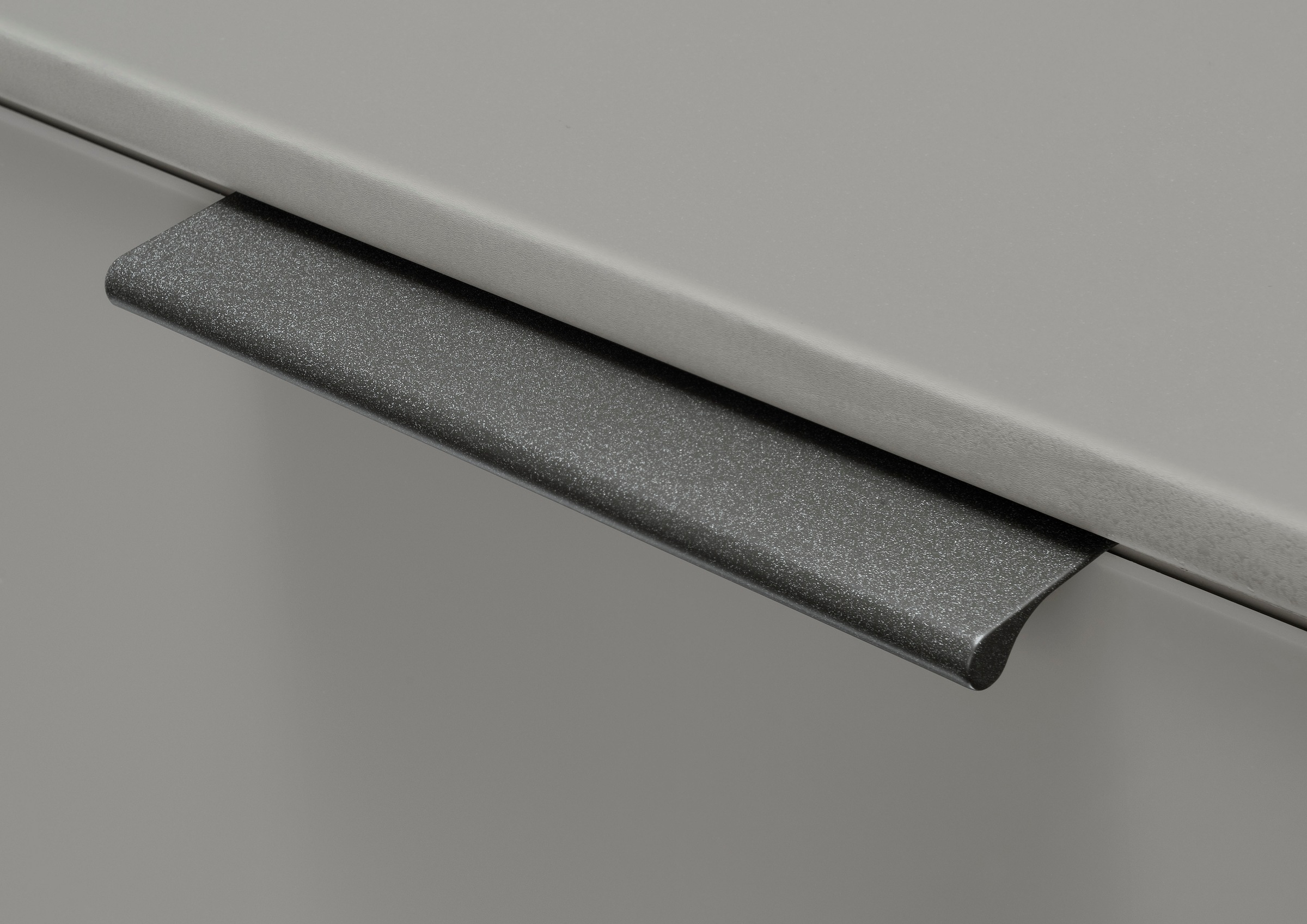 Thumbnail - WIEMANN Kleiderschrank "Monaco" hochwertige Beschläge