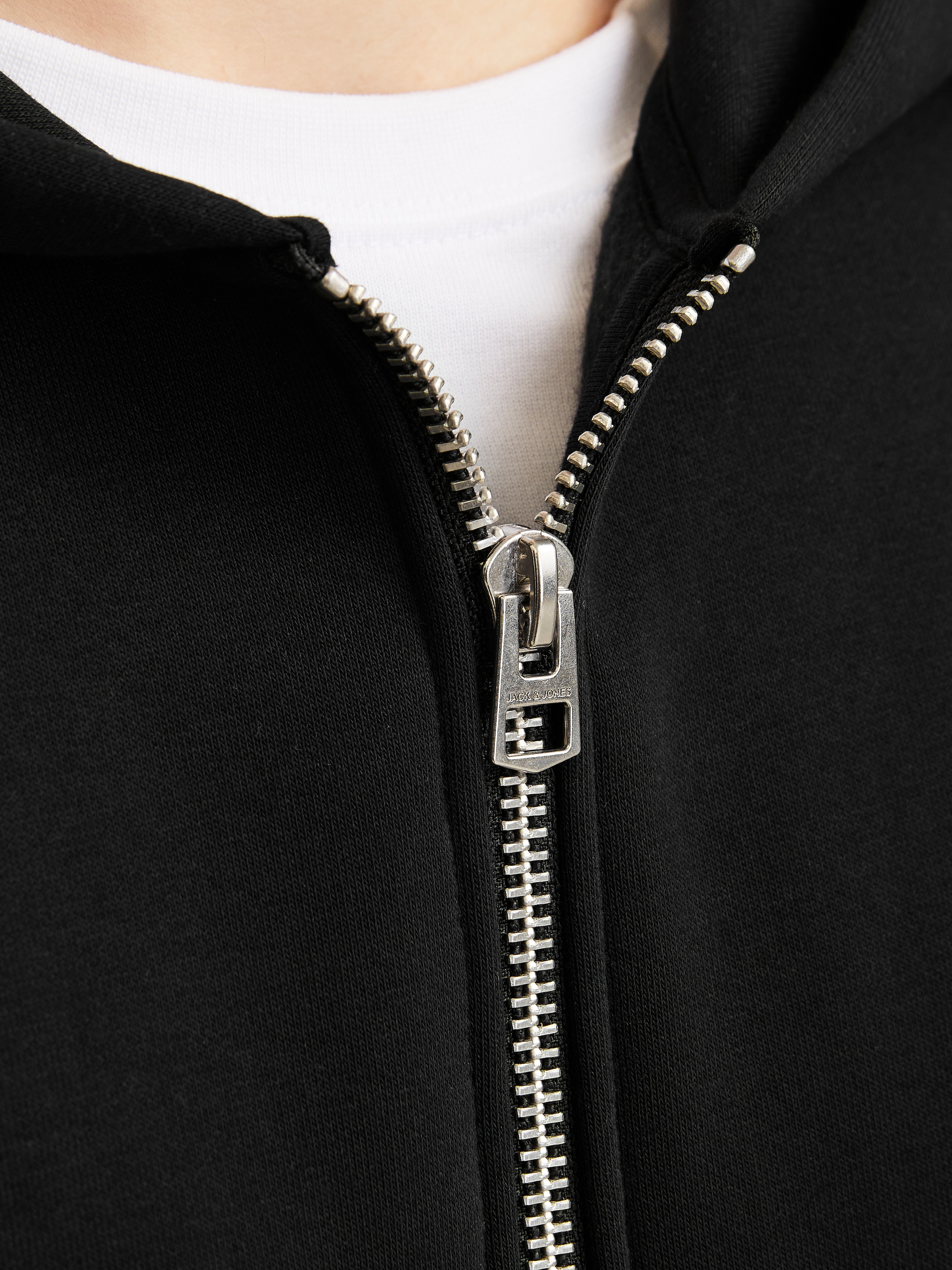 Jack & Jones Kapuzensweatjacke »JJEURBAN EDGE SWEAT ZIP HOOD NOOS«, mit Rippbündchen