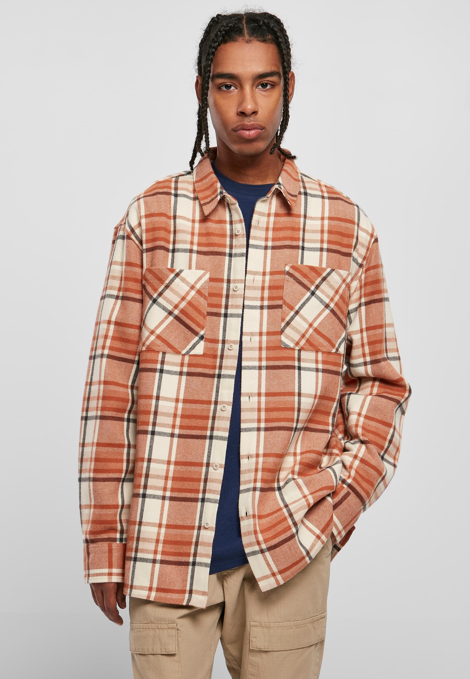 URBAN CLASSICS Langarmhemd »Urban Classics Herren Long Oversized Checked Leaves Shirt«, (1 tlg.)