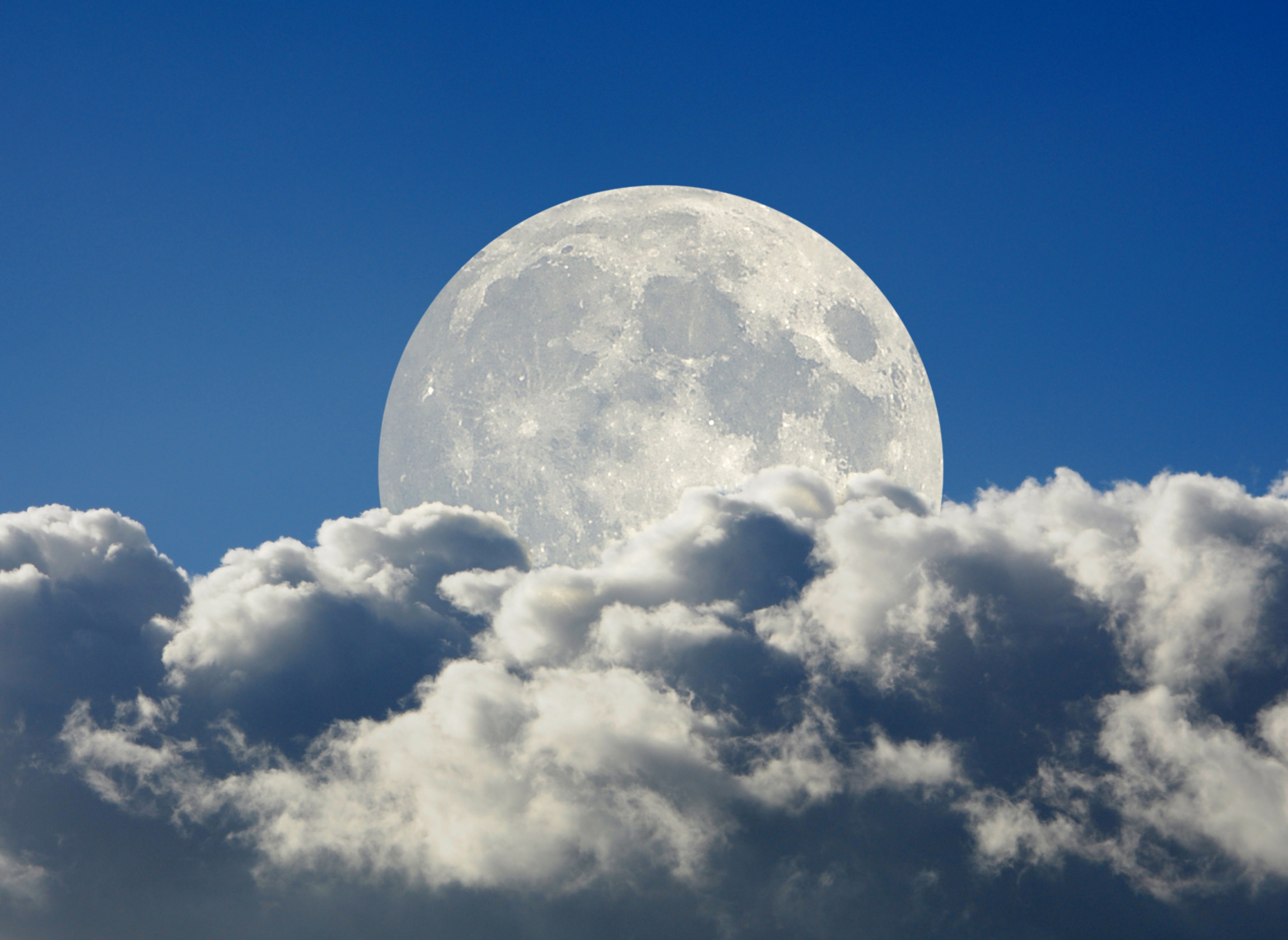 Papermoon Fototapete "Big Moon and Clouds" glatt