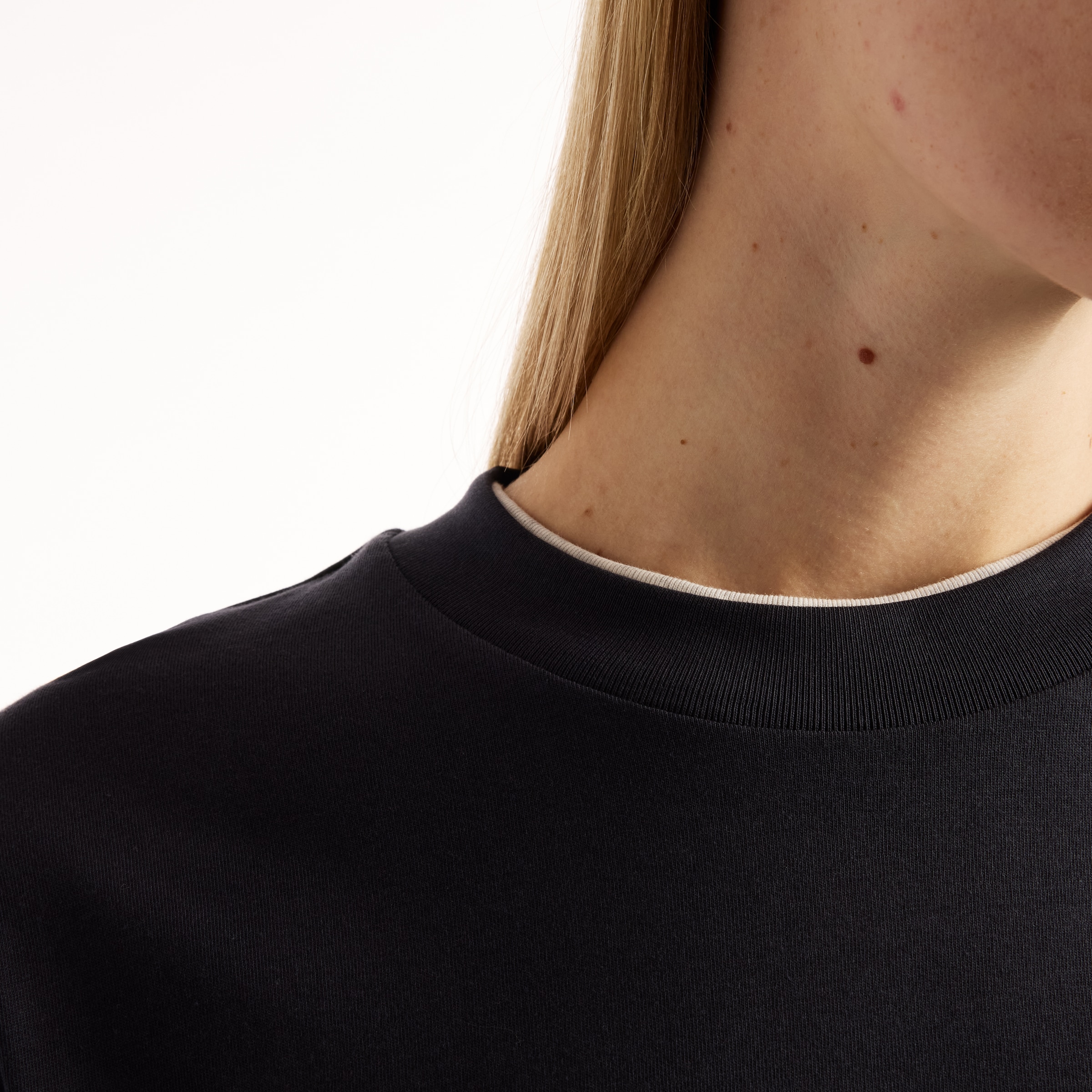 New Balance T-Shirt »REIMAGINED OVERSIZED T-SHIRT« mit moderner Oversized-Passform, aus weichem Baumwolljersey