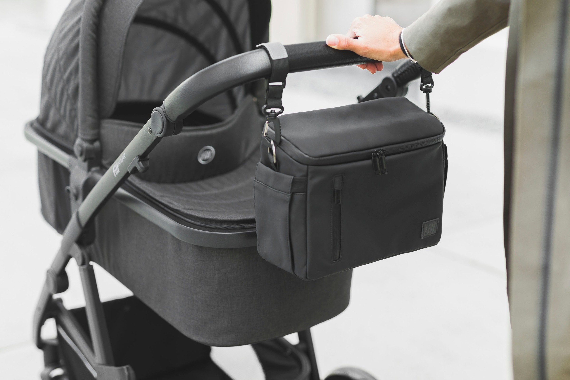 Fillikid Kinderwagen-Tasche »Buggy Organizer Larvik, schwarz«, inkl. Wickelunterlage