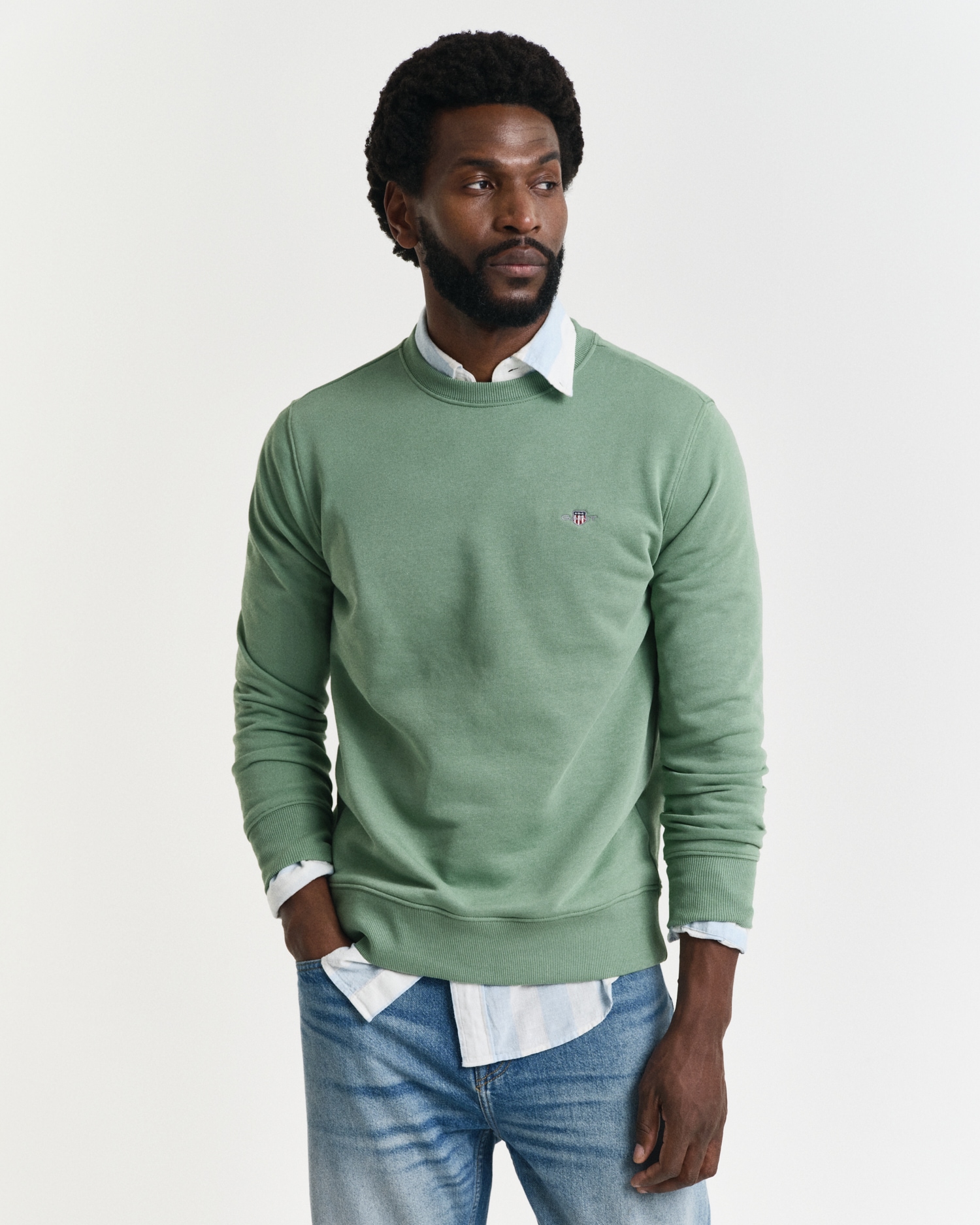 Gant Sweatshirt "REG SHIELD C-NECK SWEAT", mit Logostickerei auf der Brust günstig online kaufen