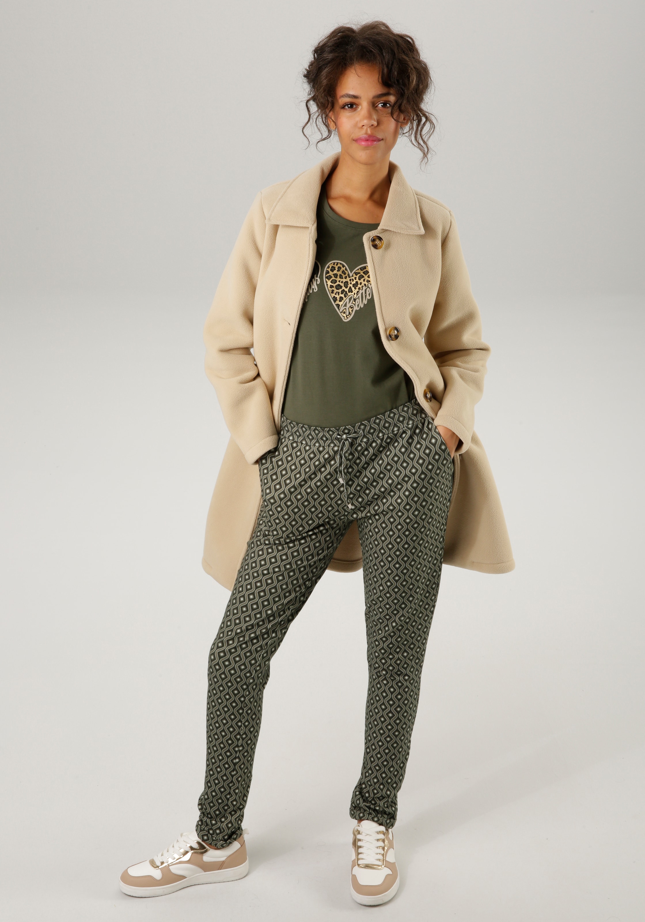 Aniston CASUAL Schlupfhose, mit interessantem, grafischen Muster