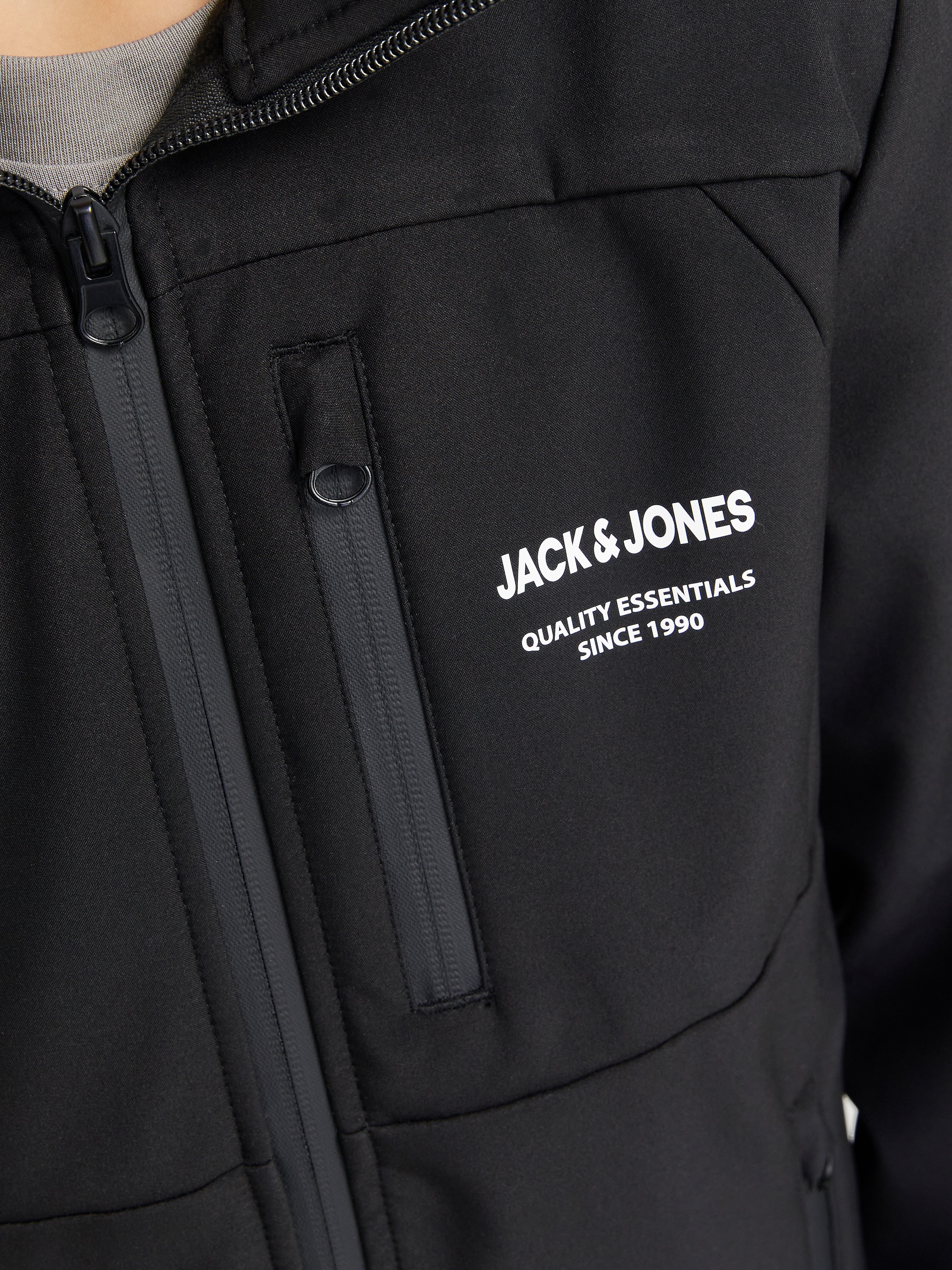 Jack & Jones Junior Softshelljacke »JJTHEO SOFTSHELL JACKET NOOS JNR«, mit Kapuze