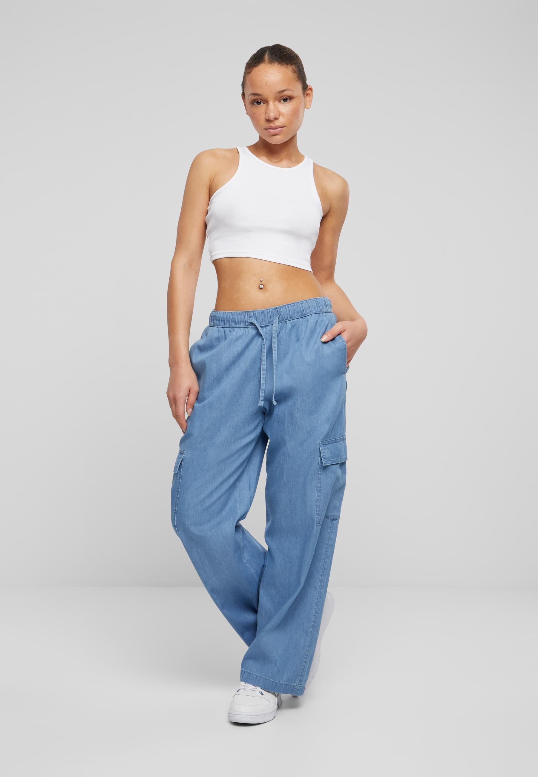 URBAN CLASSICS Cargohose »Urban Classics Damen Ladies Light Denim Cargo Pants«, (1 tlg.)