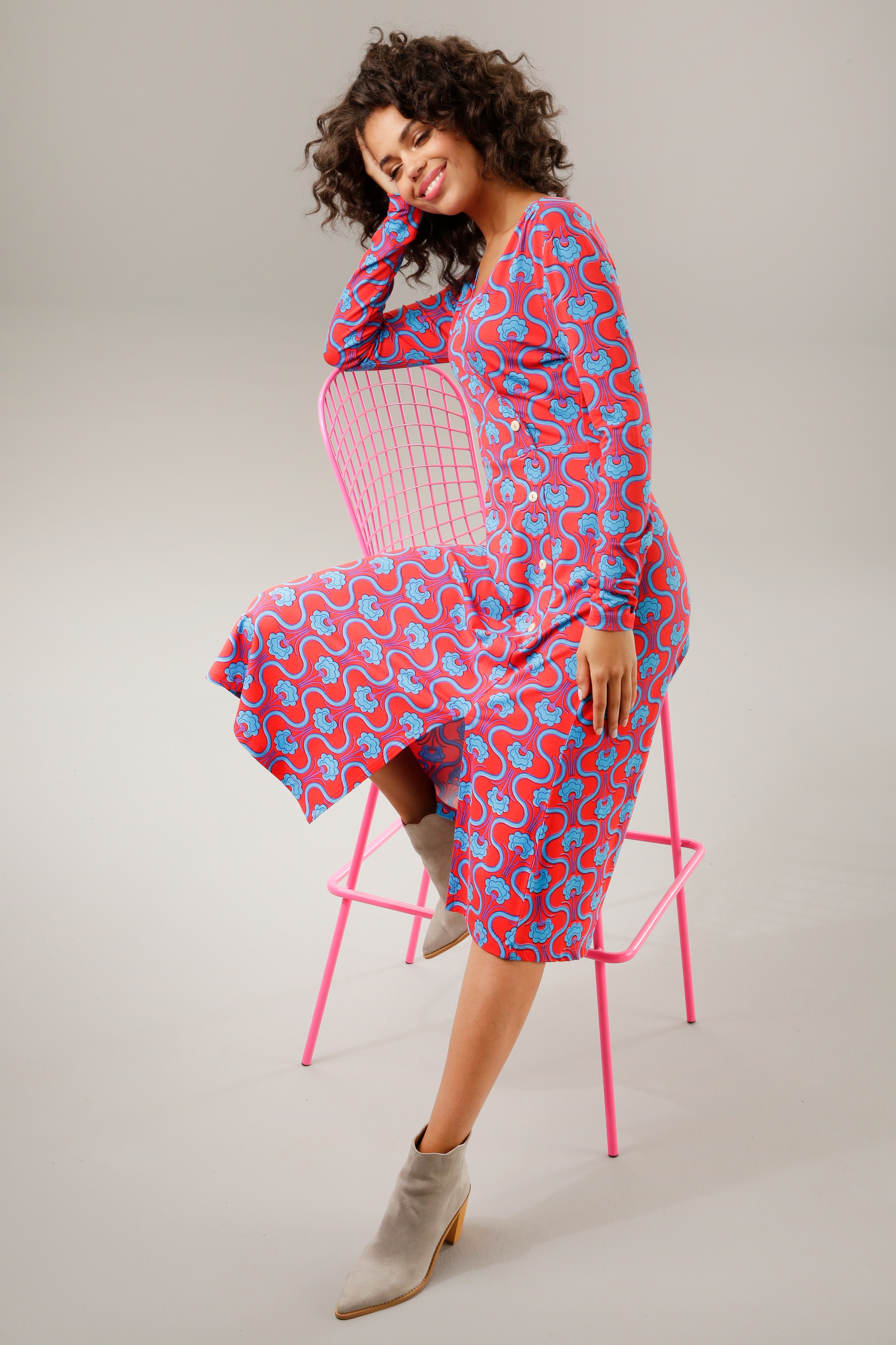 Aniston Jerseykleid, bedruckt mit BAUR kaufen trendigem Retromuster | CASUAL