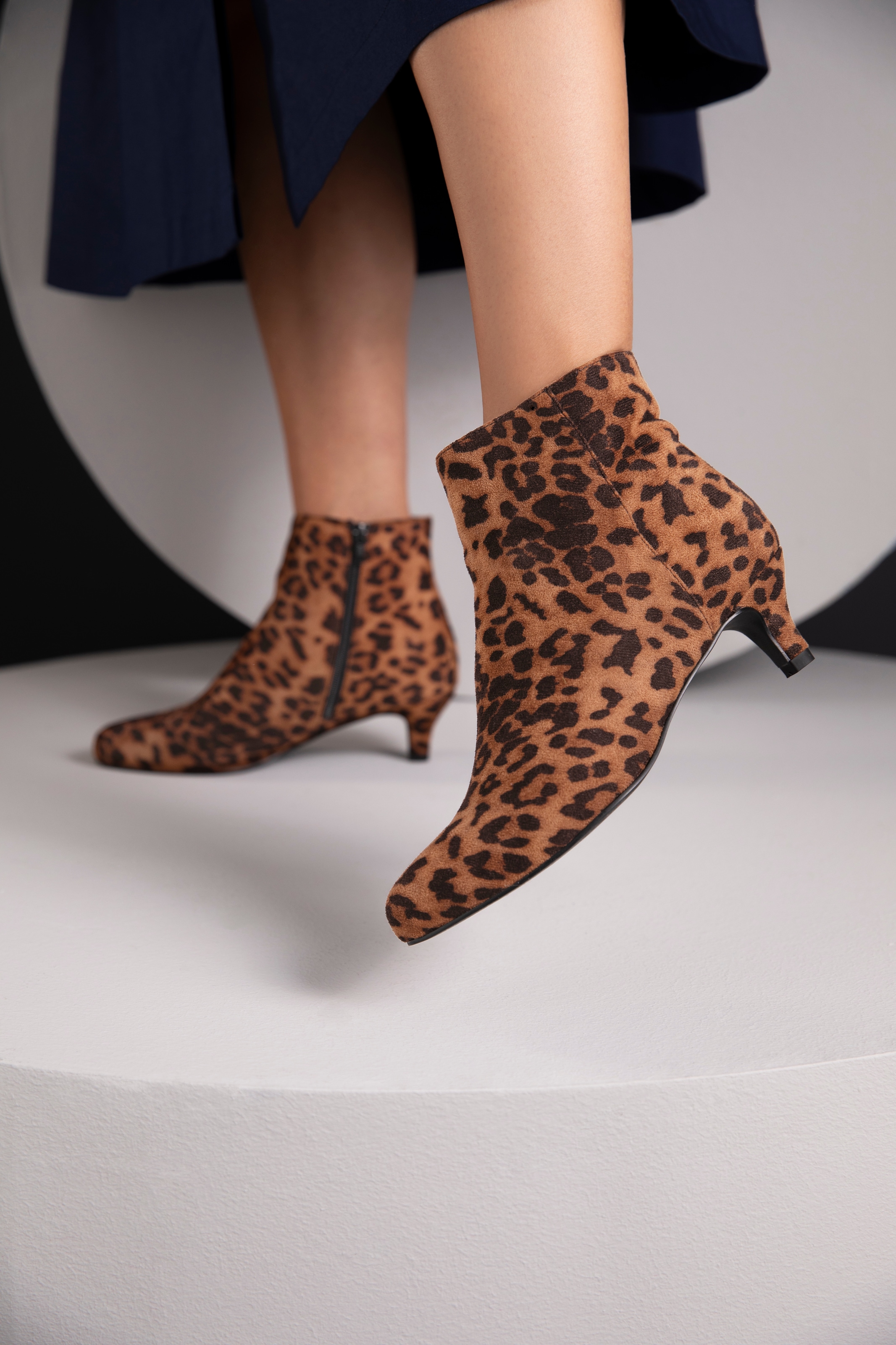 Aniston SHOES Stiefelette, Reißverschluss-Ankelboots, Trichterabsatz - NEUE KOLLEKTION